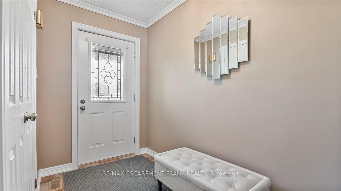 703 Broman Court, West Lincoln — photo 5 of 5