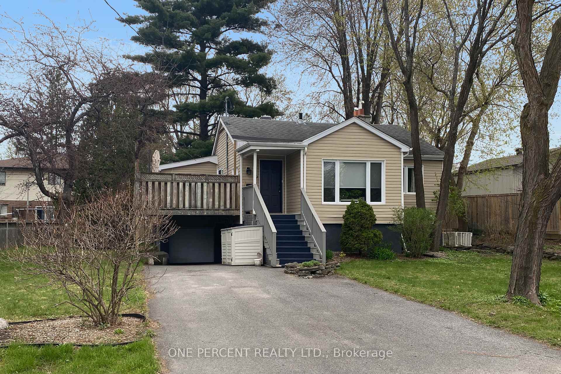 69 Burland Street, Britannia - Lincoln Heights and Area, ON K2B 6J9 — Britannia - Lincoln Heights and Area, Ontario
