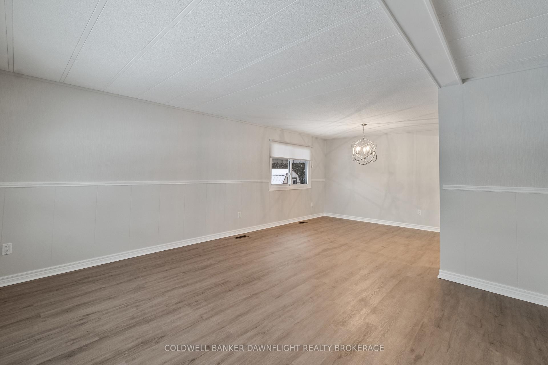 12 Redford Drive, South Huron — photo 4 of 5