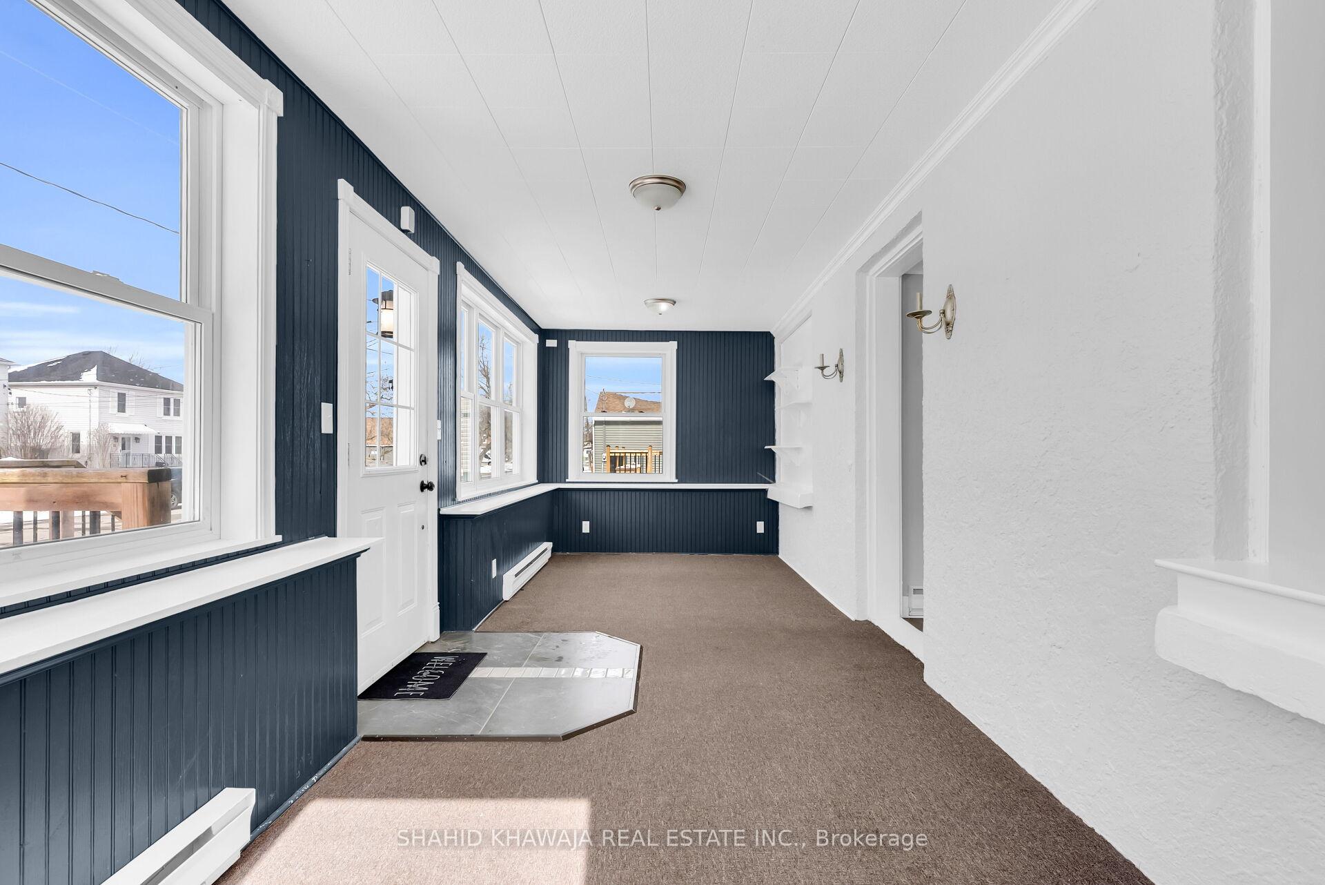 22 Lyons Avenue, Welland — photo 4 of 5