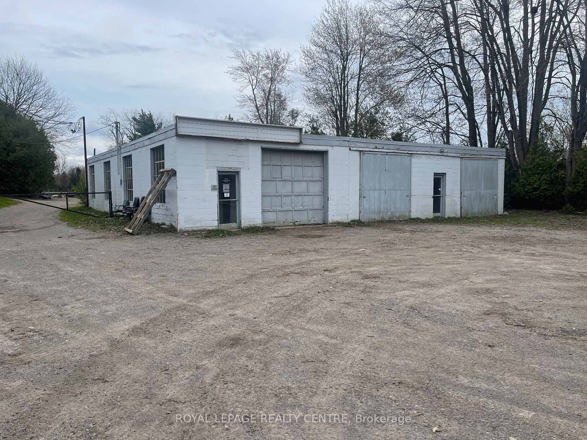 20 Carlisle Road, Hamilton, ON L8B 1C9