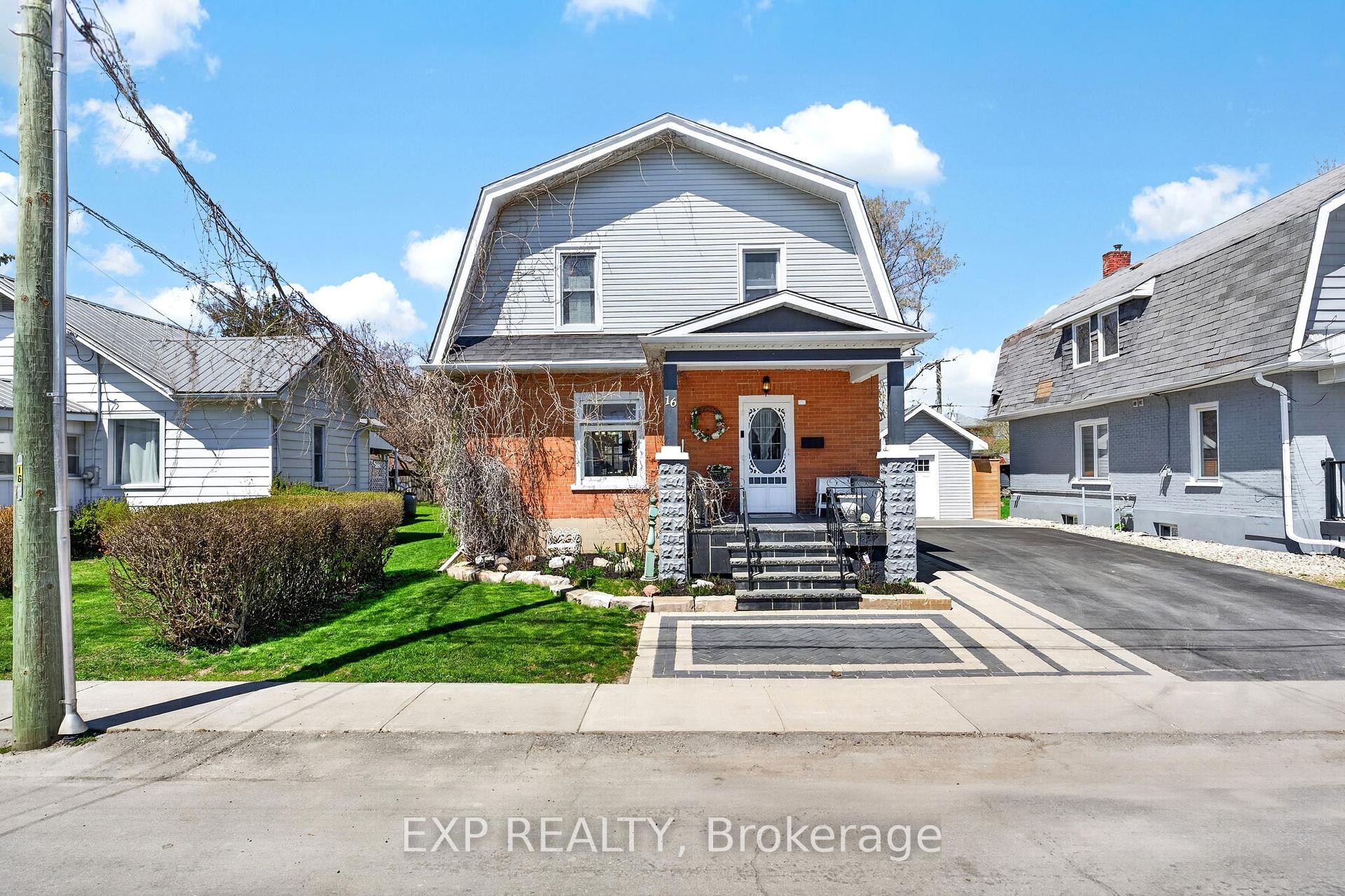 16 Burton Street, Belleville, ON K8P 1E6