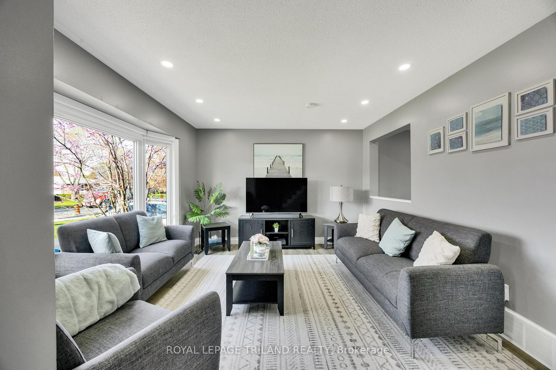 59 VANIER Place, St. Thomas — photo 3 of 5