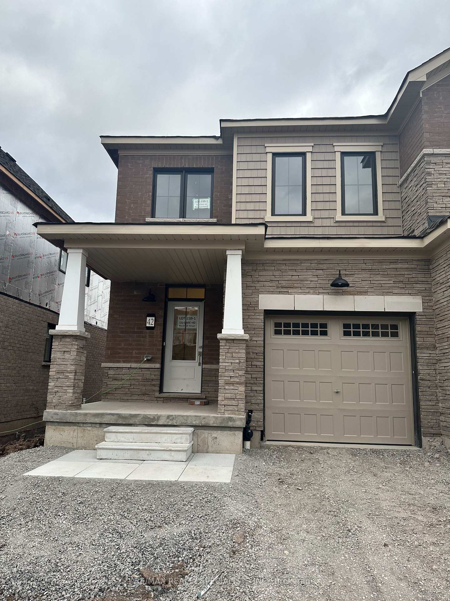 42 ROWLOCK Street, Welland, ON L3B 0M7 — Welland, Ontario
