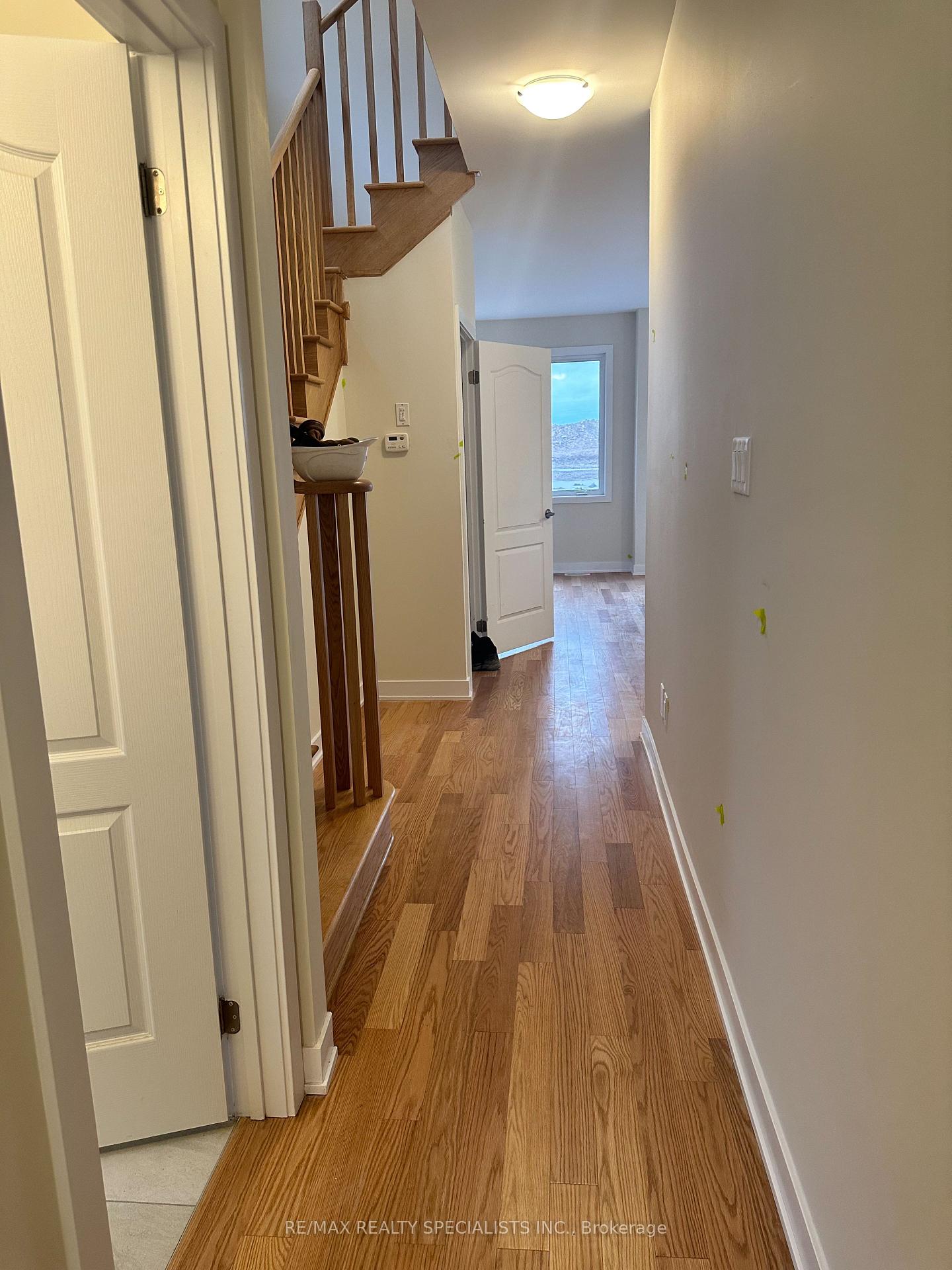 42 ROWLOCK Street, Welland — photo 3 of 5