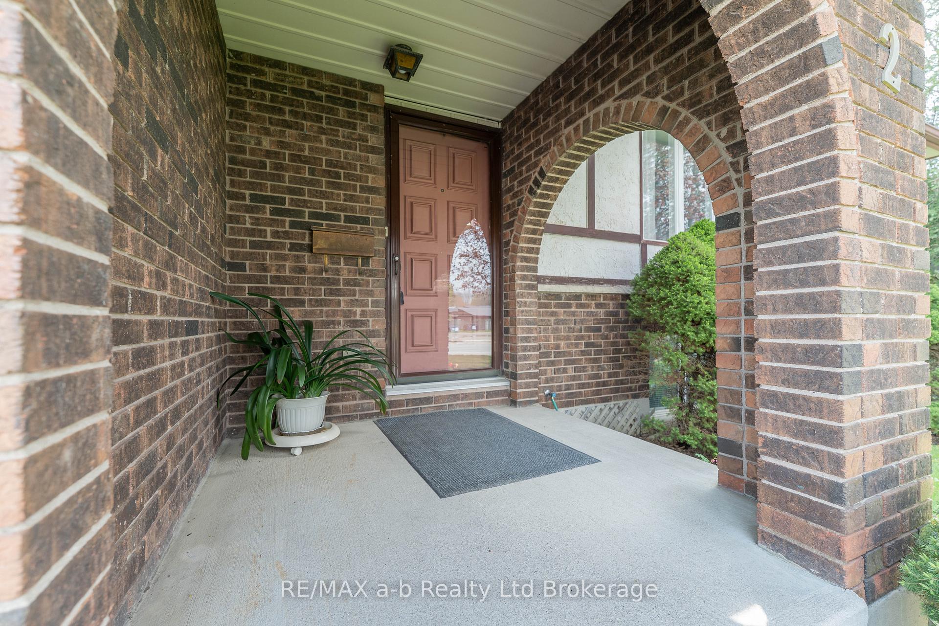 2 Cranberry Road, Tillsonburg — photo 4 of 5