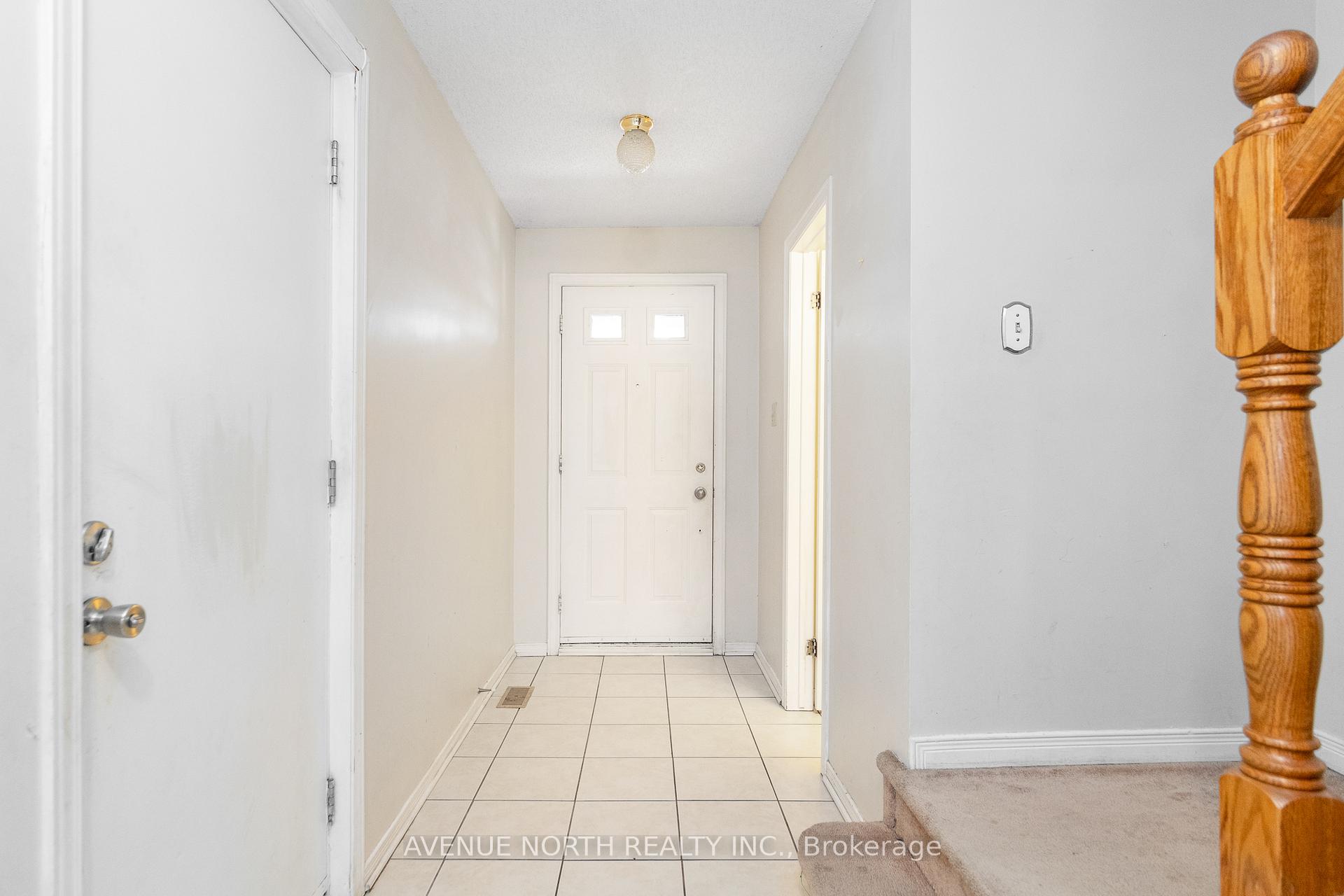 80 WOODBURY Crescent, Hunt Club - South Keys and Area — photo 3 of 5