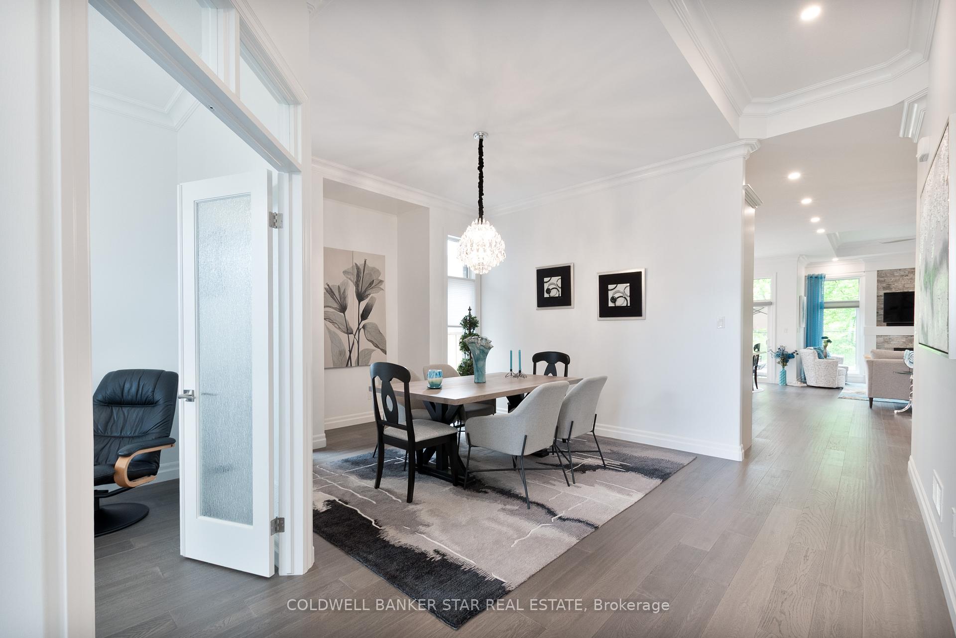 2426 Red Thorne Avenue, London South — photo 4 of 5