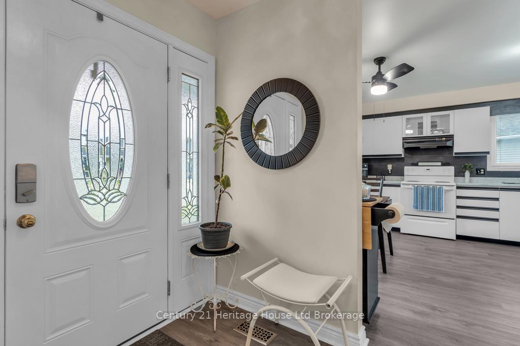 5 Dereham Drive, Tillsonburg — photo 4 of 5
