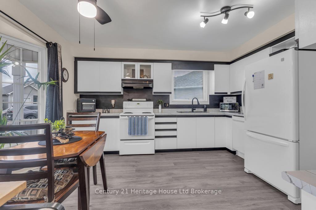 5 Dereham Drive, Tillsonburg — photo 5 of 5