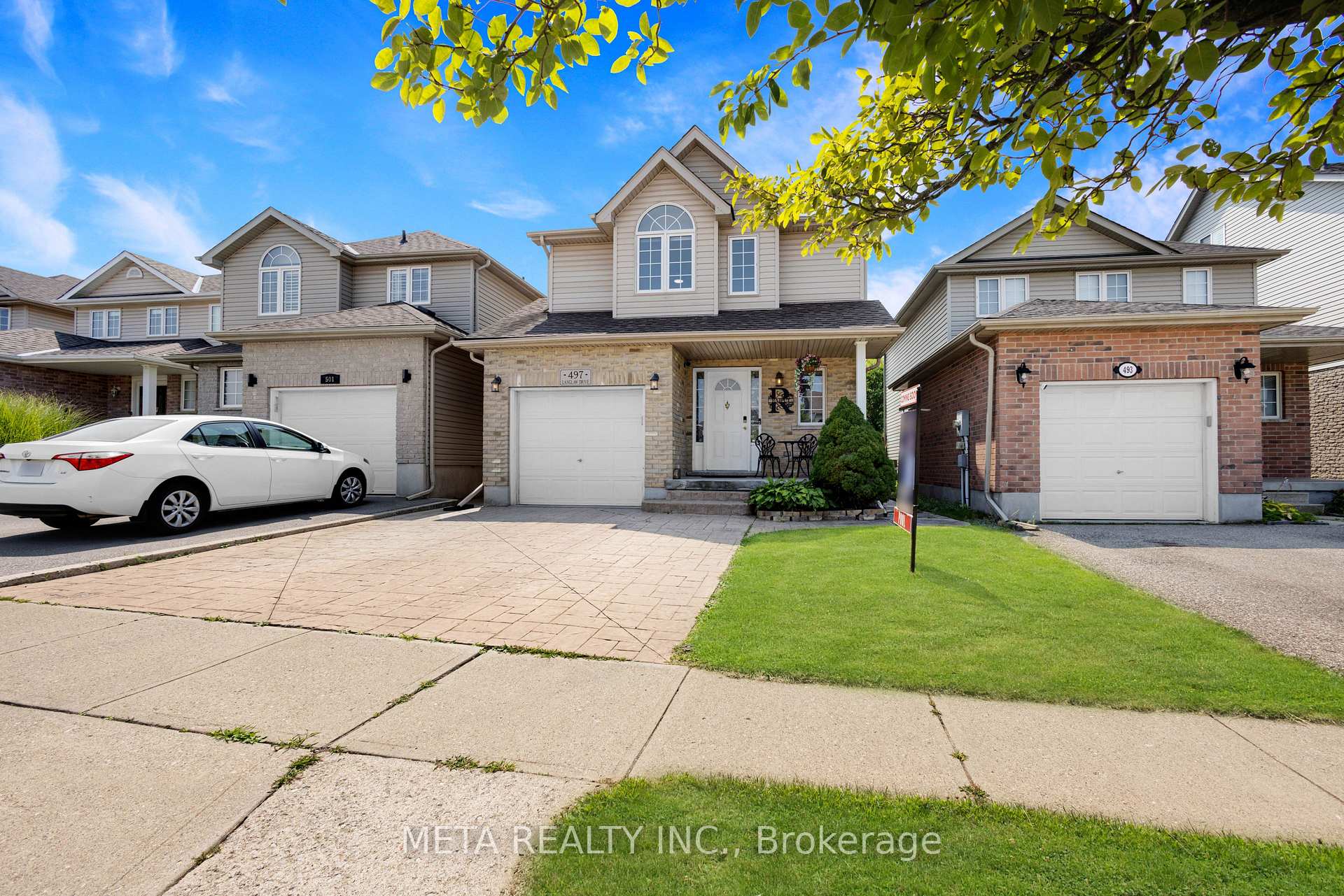 497 Langlaw Drive, Cambridge — photo 2 of 5