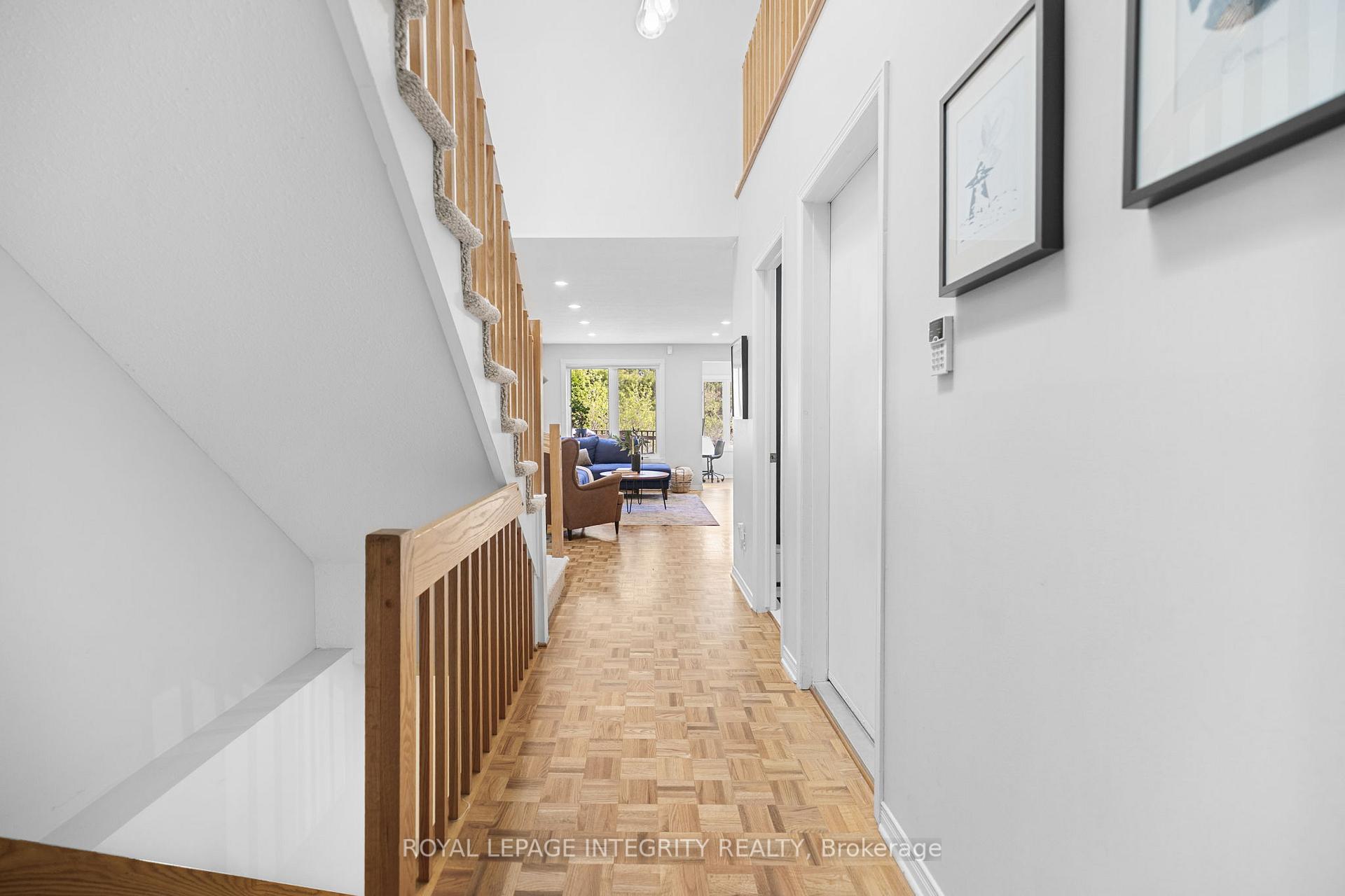 4 Hackett Street, Hunt Club - Windsor Park Village and Area — photo 3 of 5