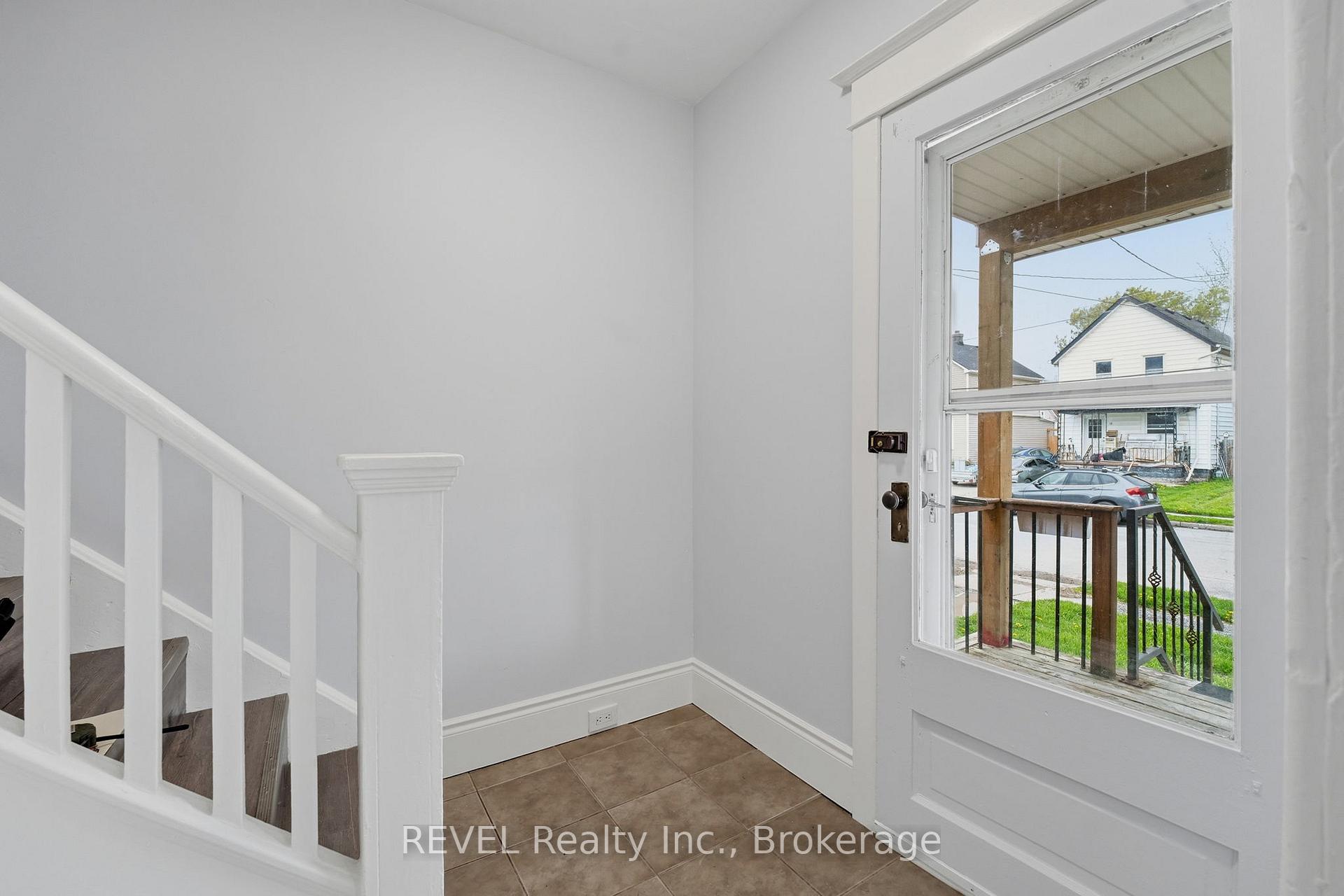 19 Victoria Street, Welland — photo 4 of 5