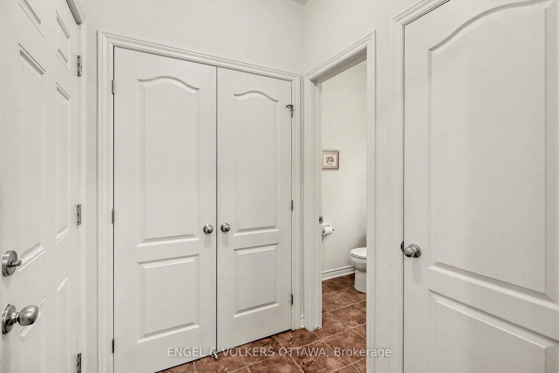 257 Bulrush Crescent, Blossom Park - Airport and Area — photo 5 of 5