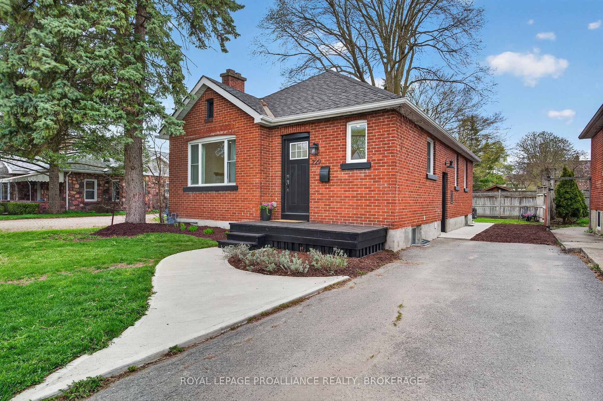 229 Park Street, Kingston — photo 2 of 5