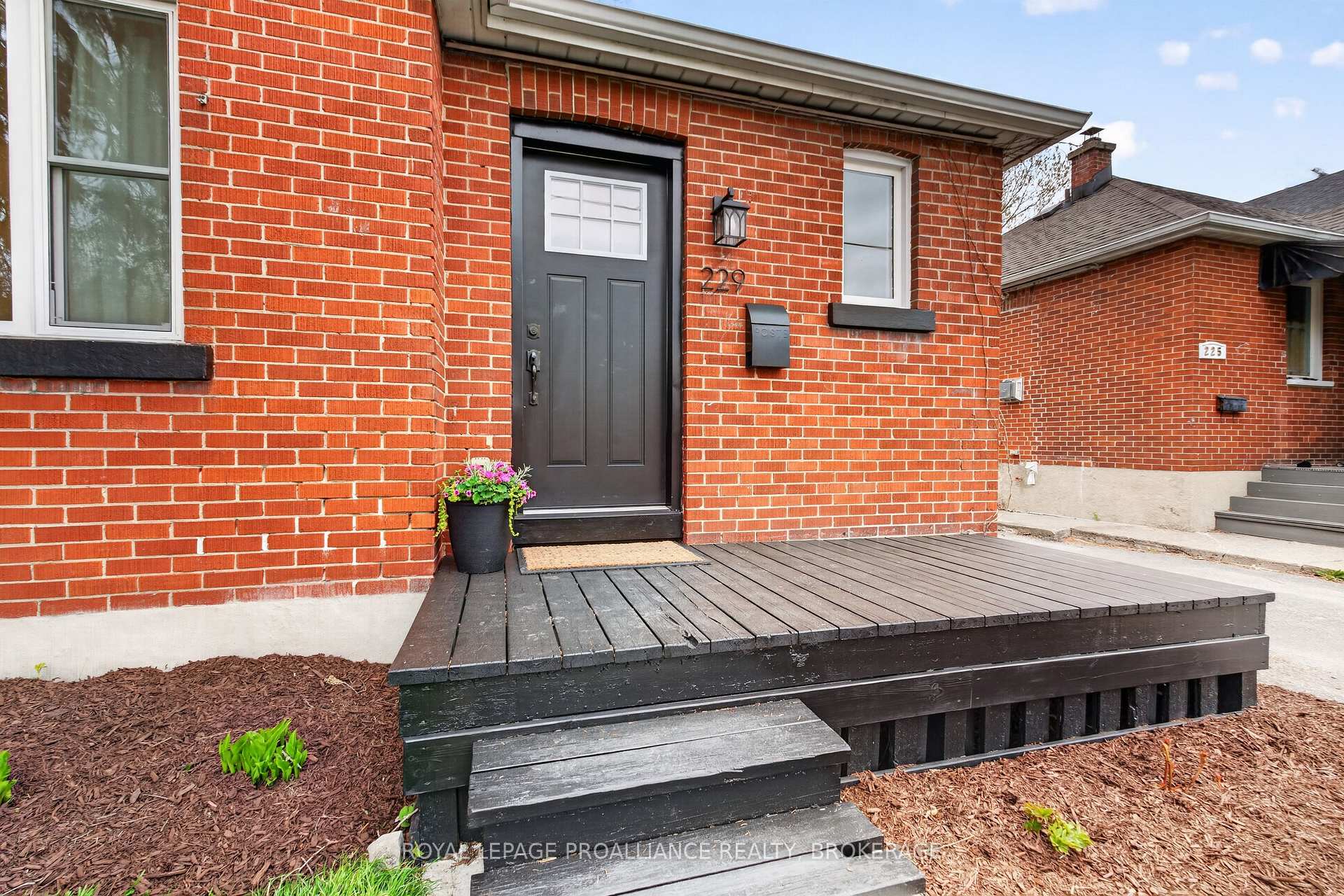 229 Park Street, Kingston — photo 3 of 5
