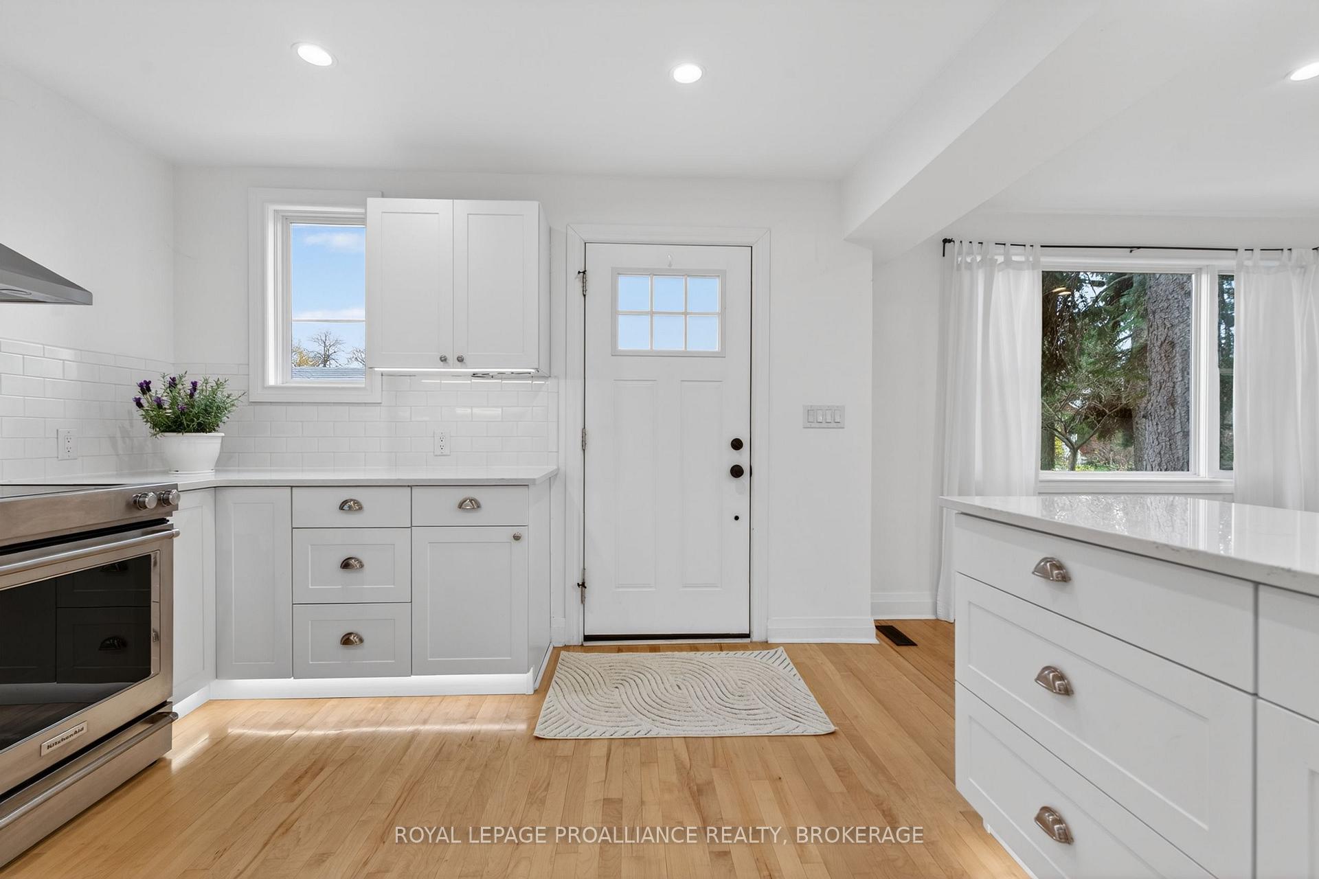 229 Park Street, Kingston — photo 4 of 5