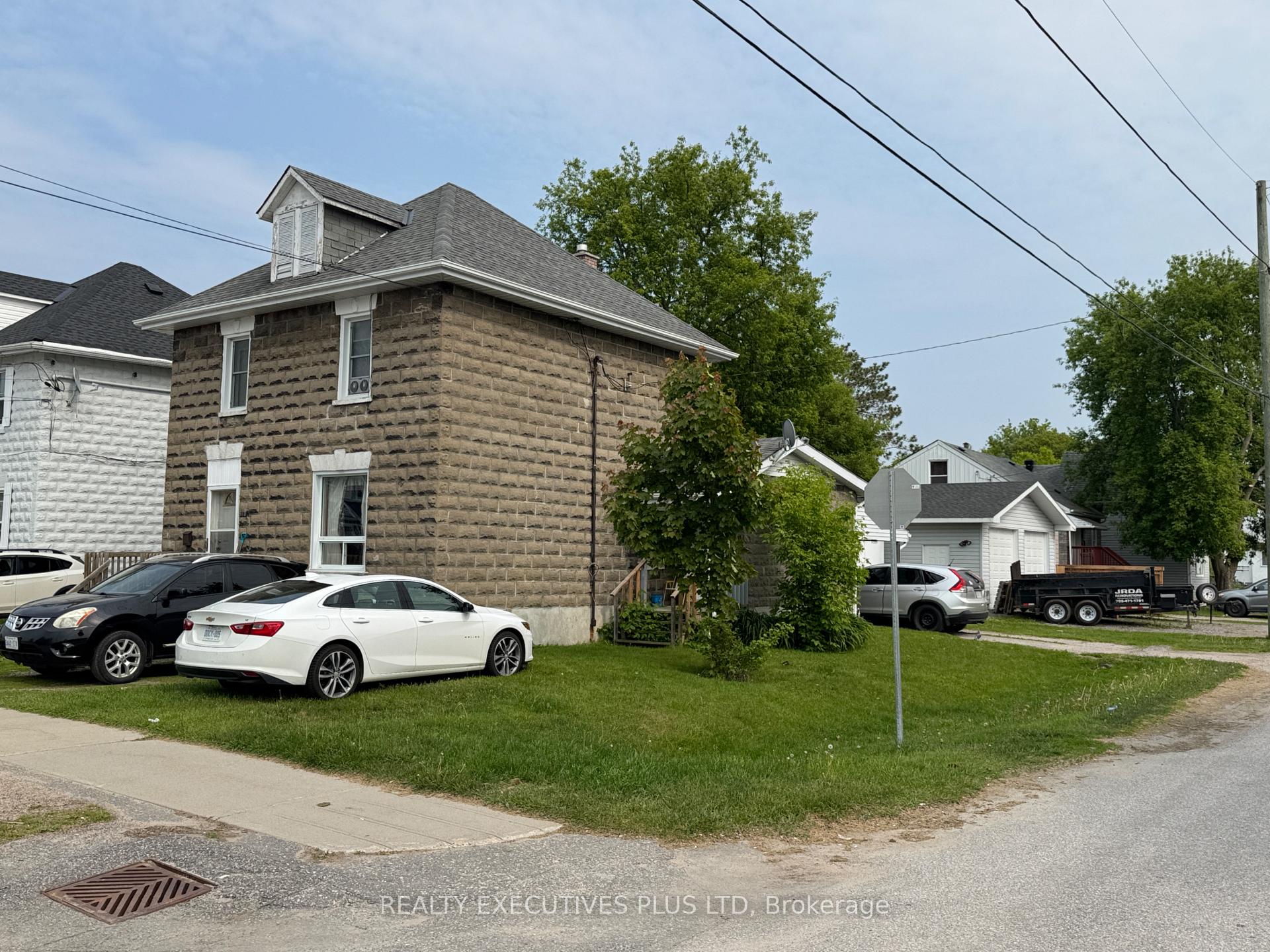 907 Fraser Street, North Bay — photo 2 of 5