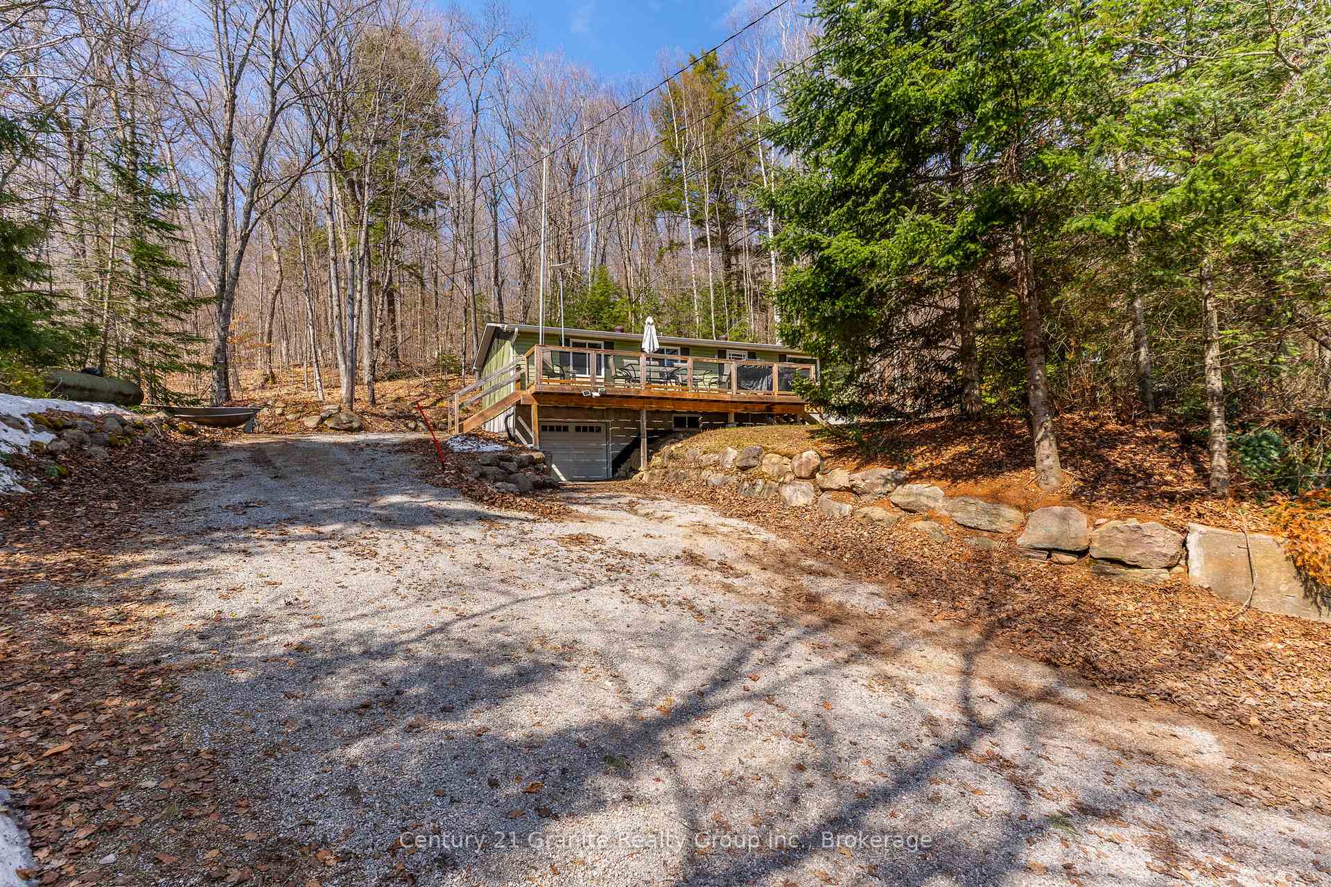 6087 Haliburton Lake Road, Dysart et al — photo 2 of 5