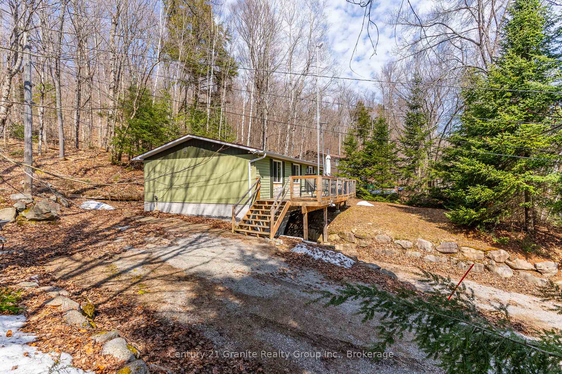 6087 Haliburton Lake Road, Dysart et al — photo 3 of 5
