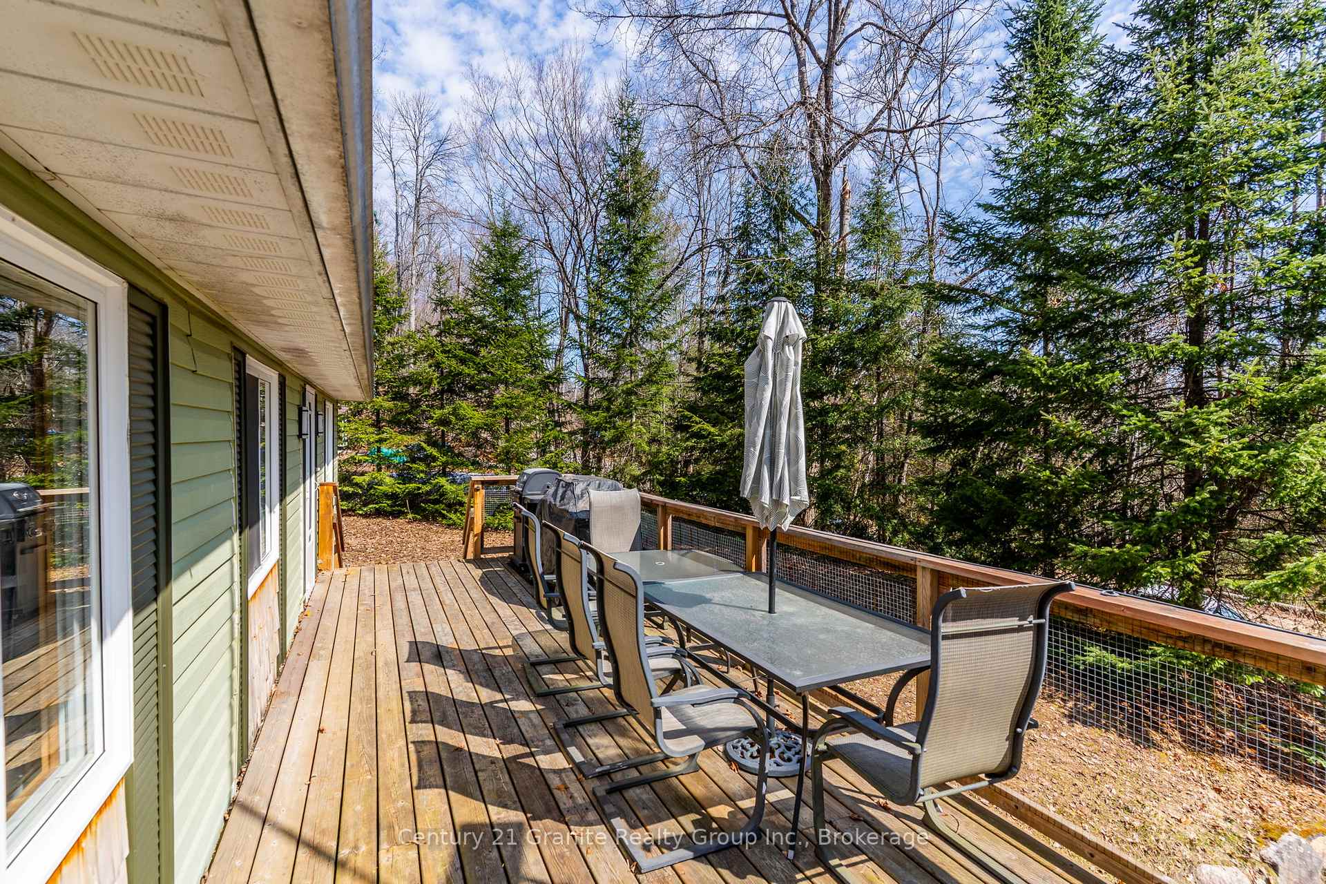 6087 Haliburton Lake Road, Dysart et al — photo 4 of 5