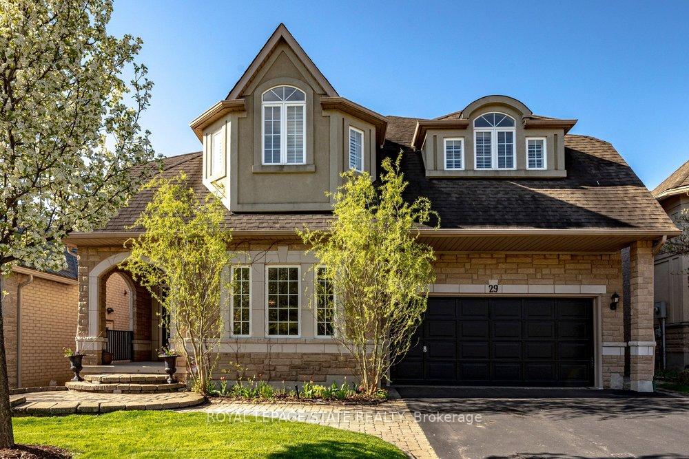 29 Gaines Avenue, Hamilton, ON L9H 7M4