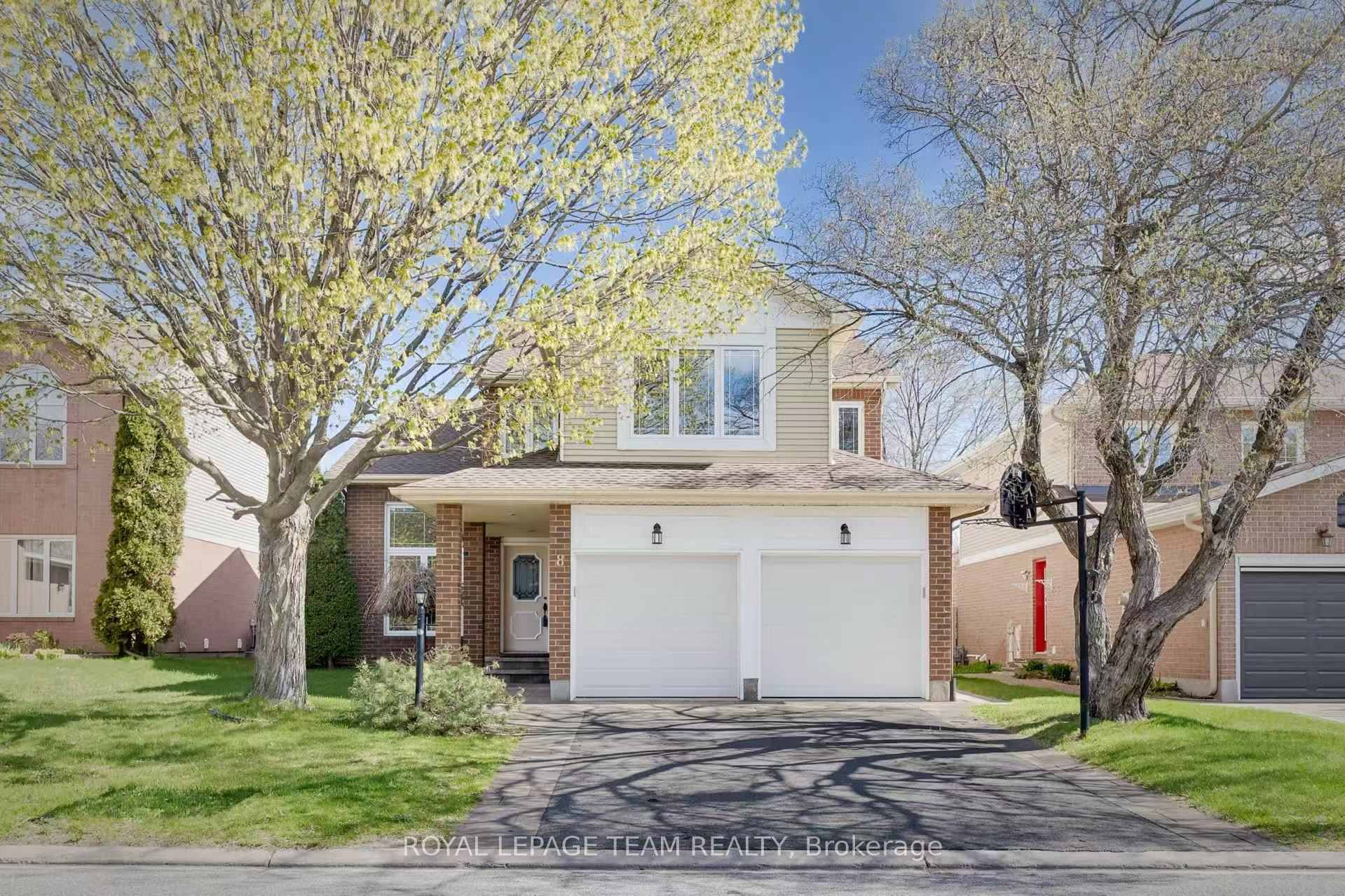8 Saddlebrook Street, South of Baseline to Knoxdale, ON K2G 5N6 — South of Baseline to Knoxdale, Ontario