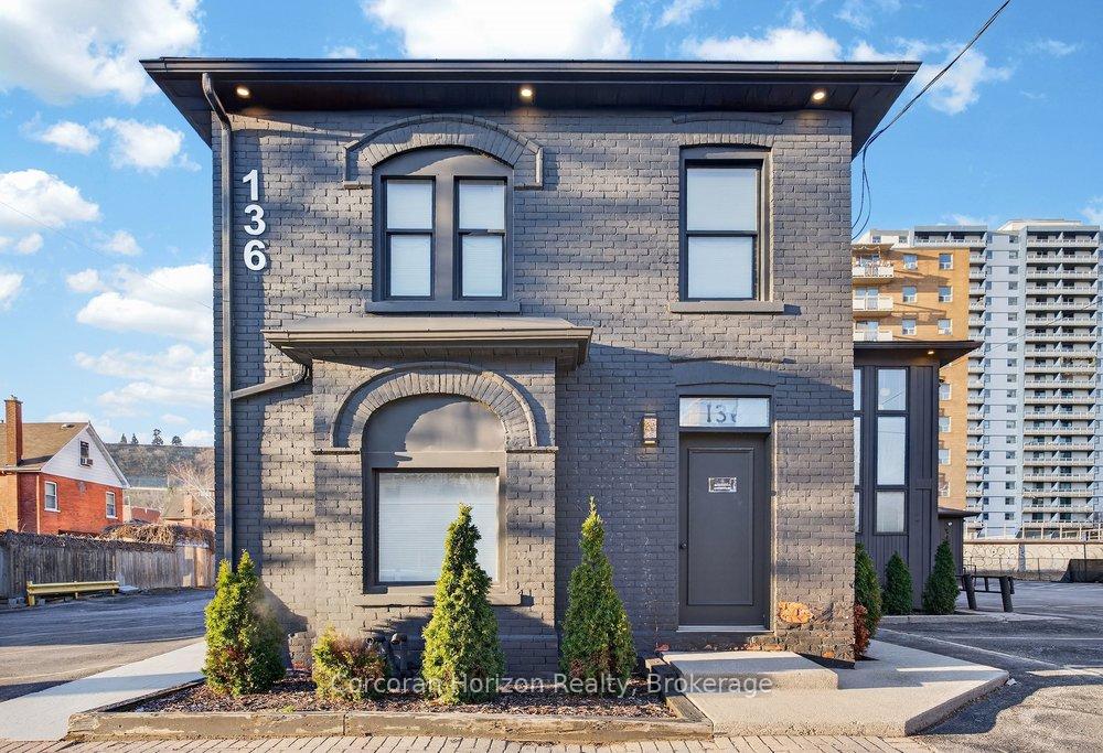 136 Young Street Full, Hamilton, ON L8N 1V6