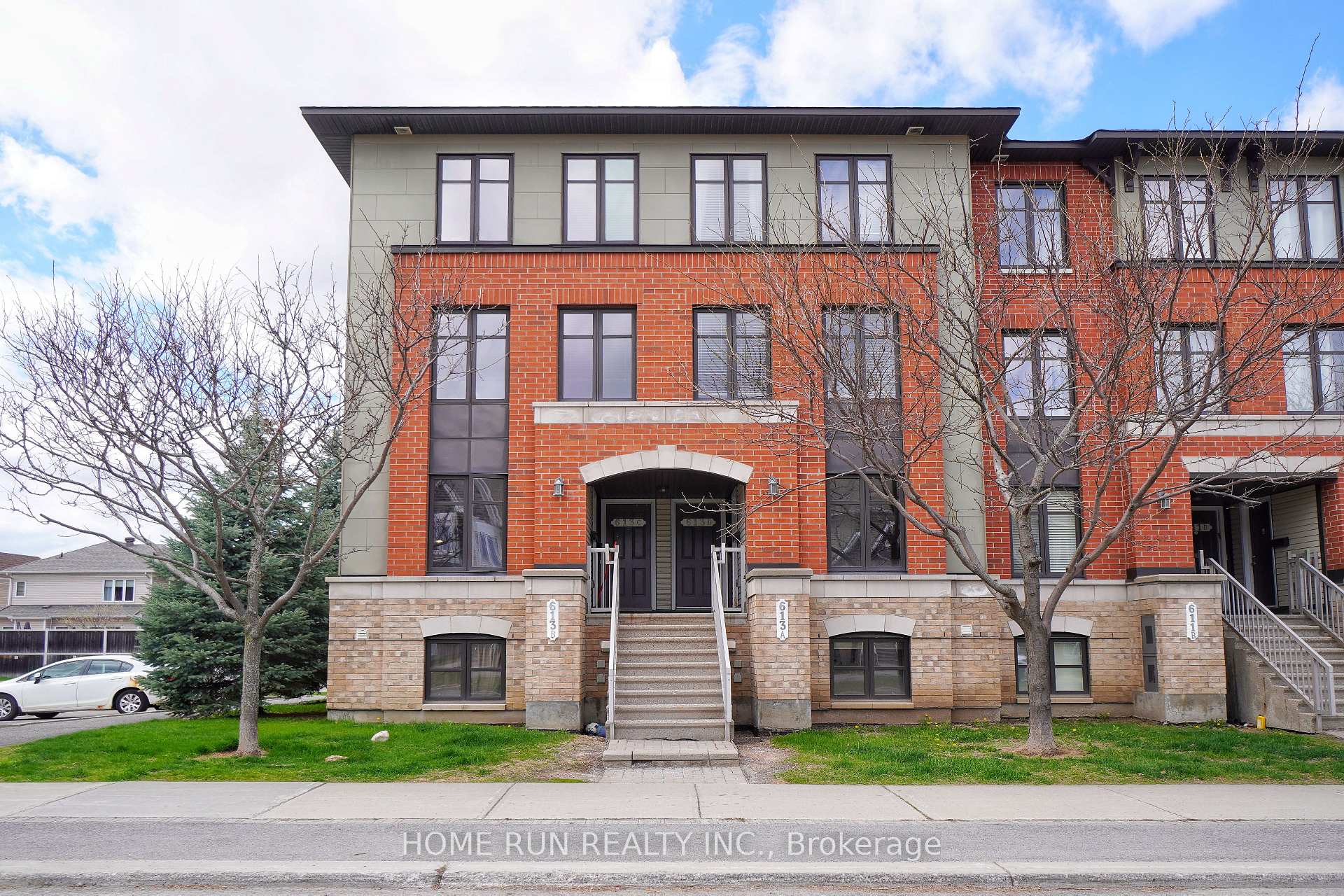 613 Chapman Mills Drive B, Barrhaven, ON K2J 5T1