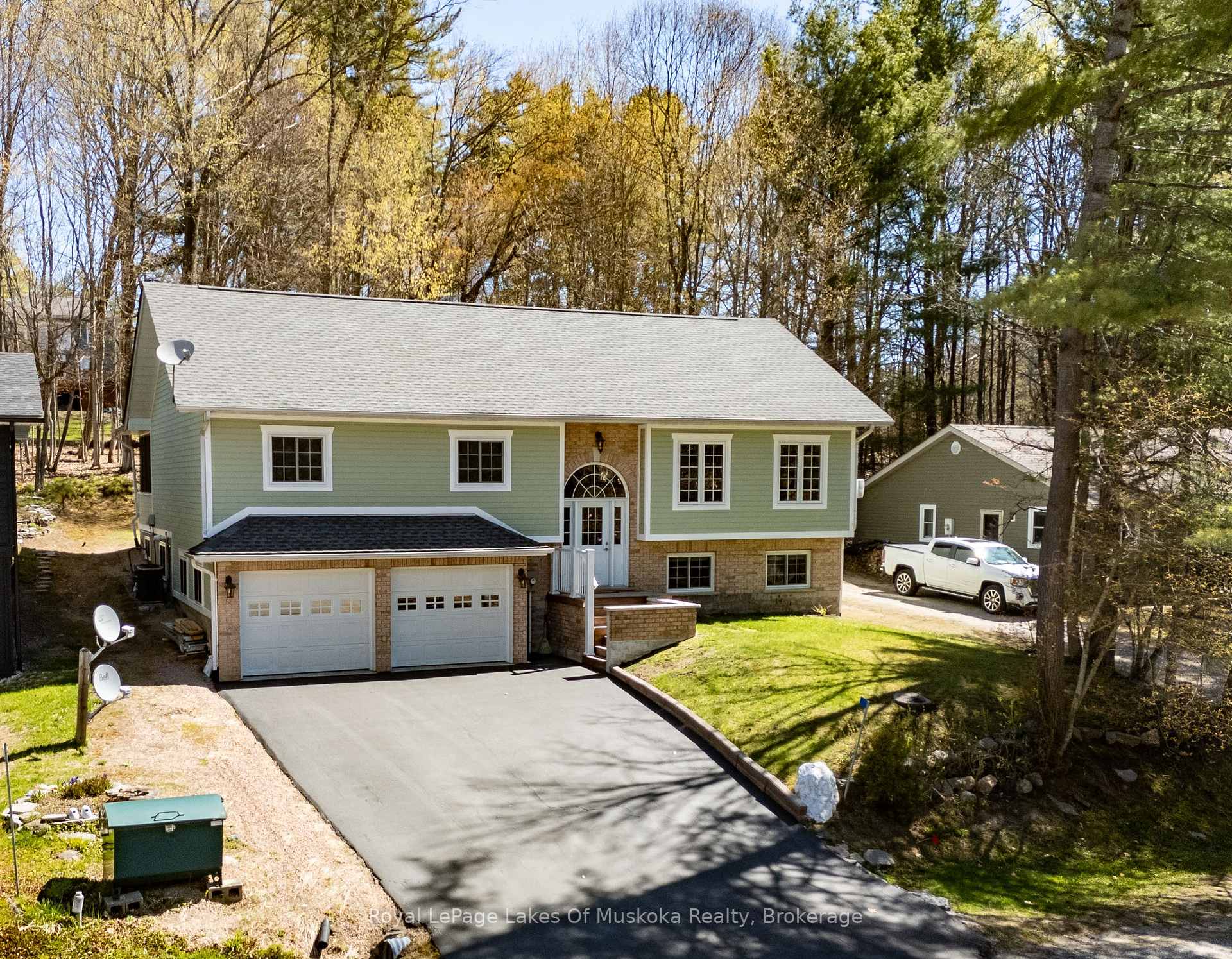 22 Duke Street, Muskoka Lakes, ON P0B 1J0