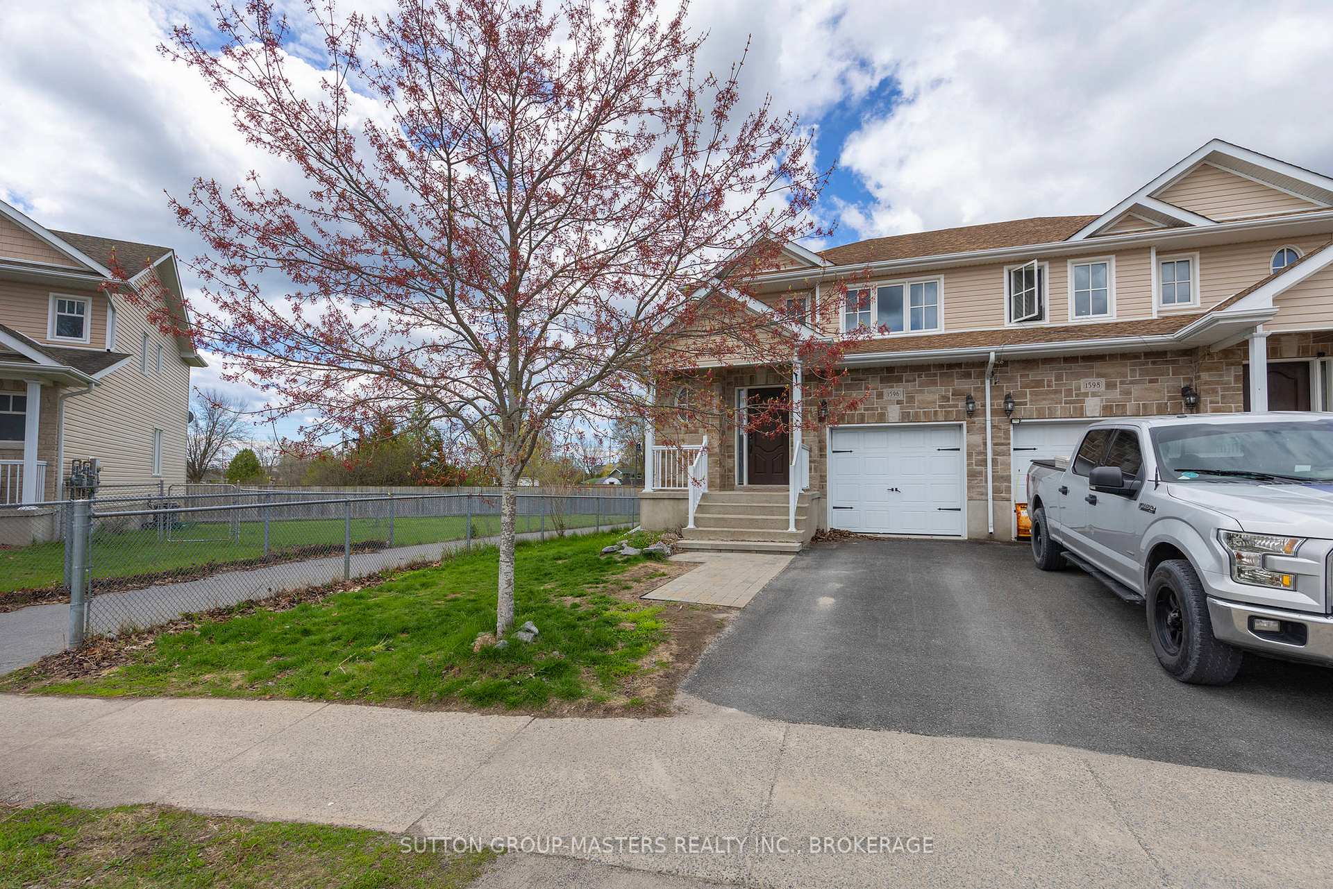 1596 Crimson Crescent, Kingston — photo 3 of 5