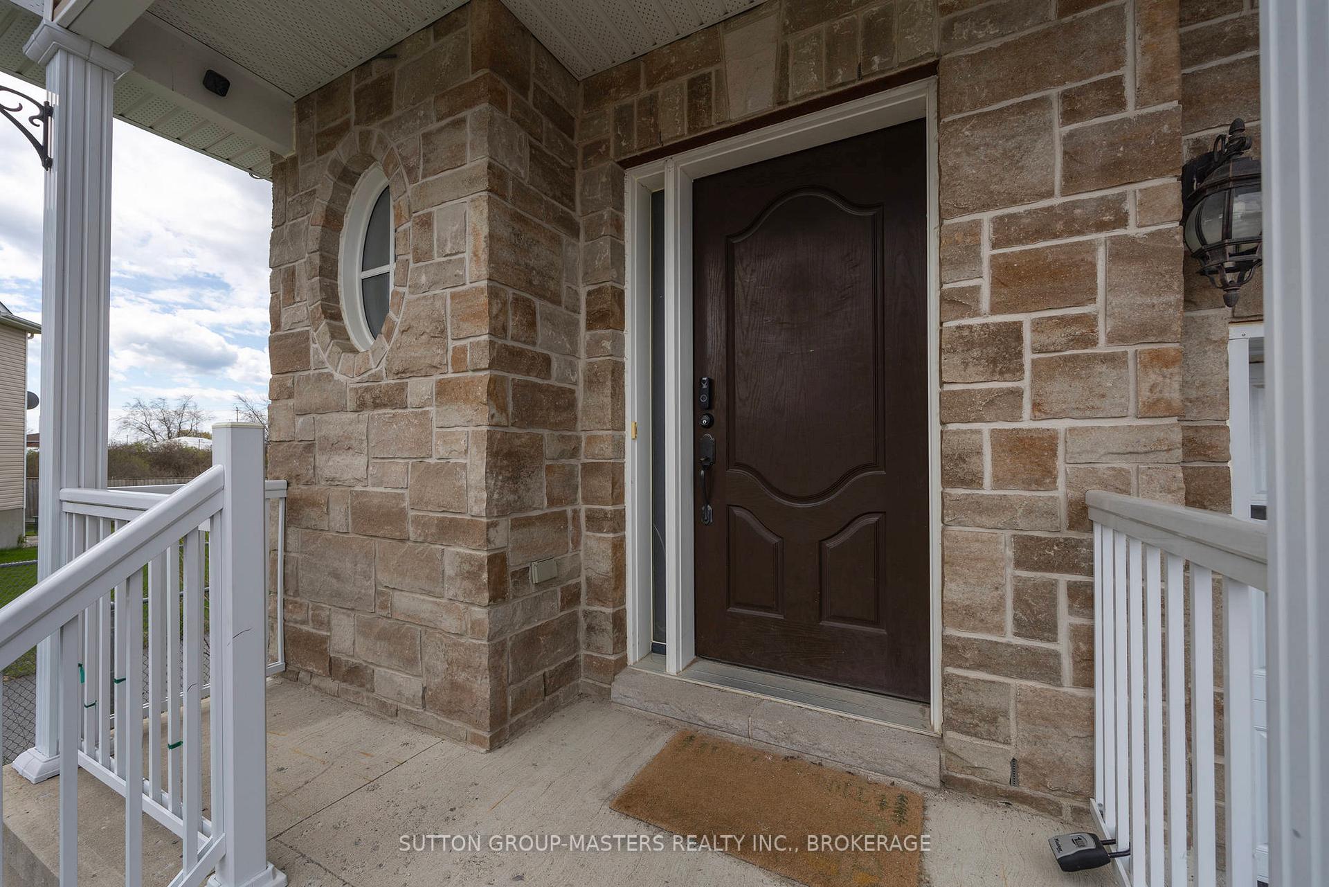 1596 Crimson Crescent, Kingston — photo 5 of 5