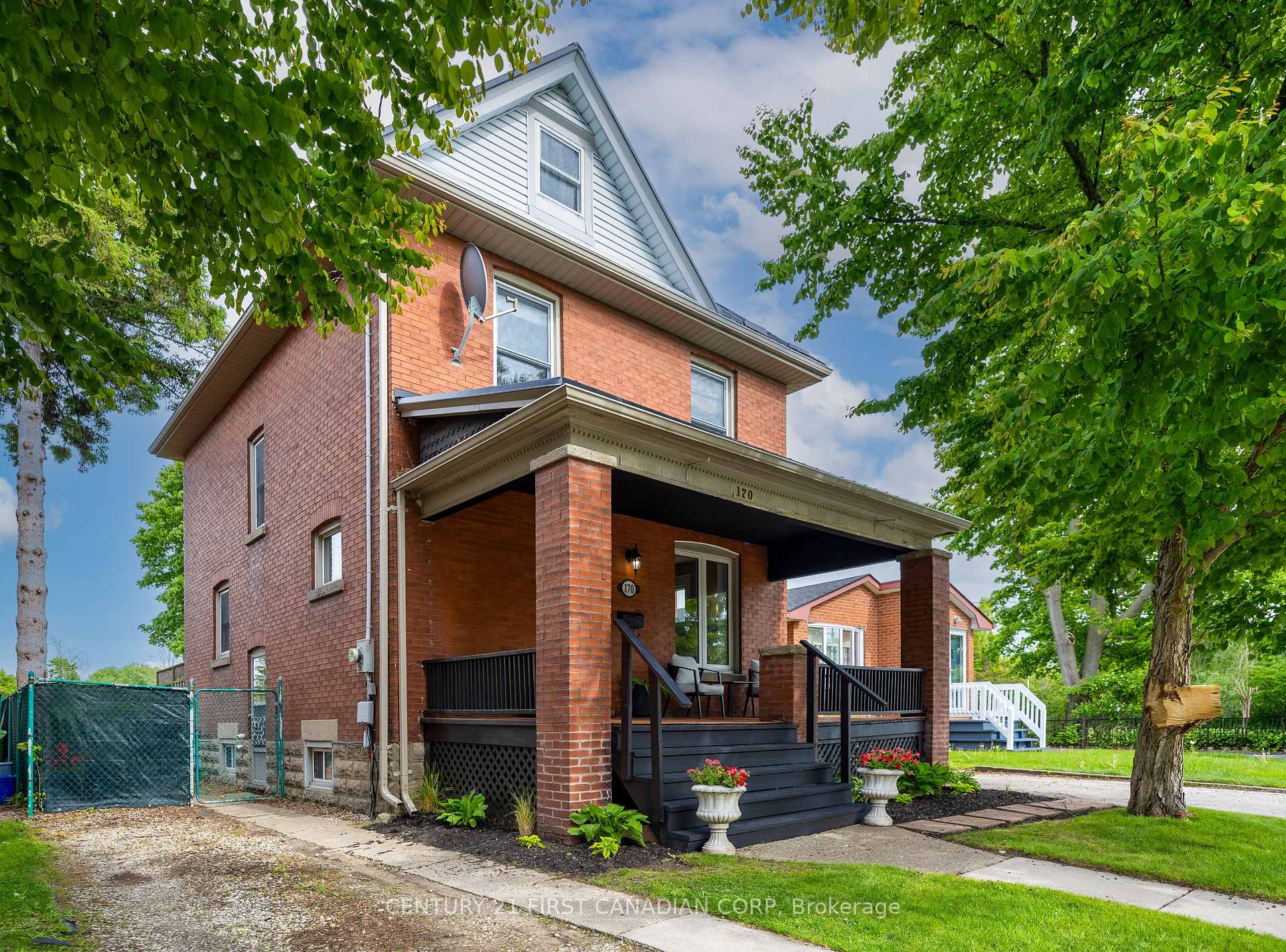 170 Wilson Avenue, St. Thomas — photo 2 of 5