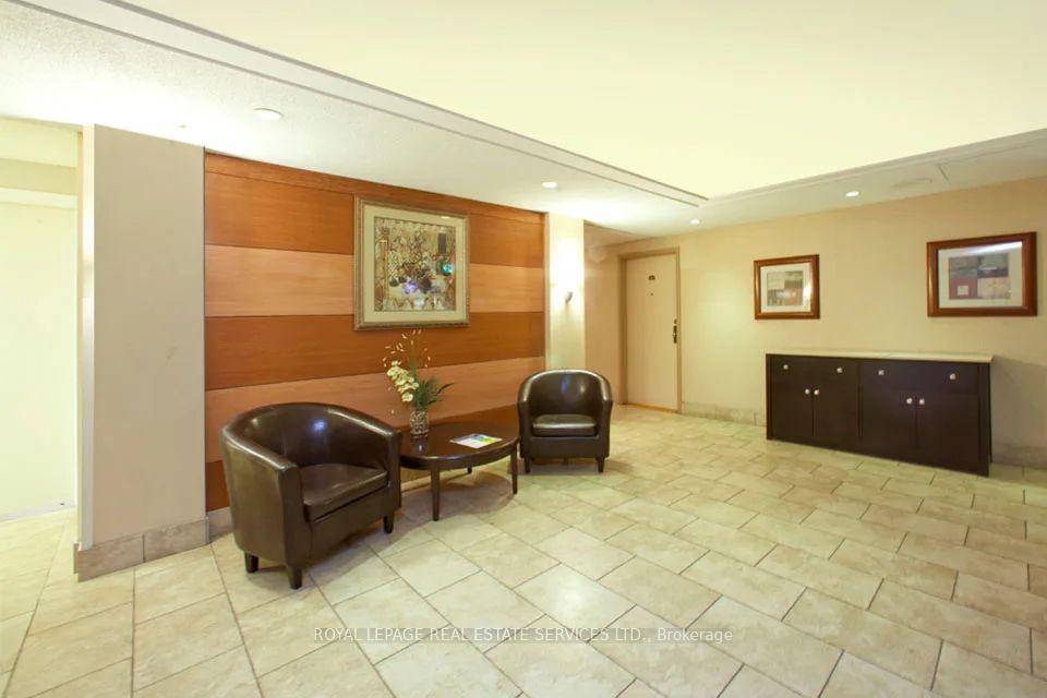 1 Cedarwoods Crescent 511, Kitchener — photo 3 of 5