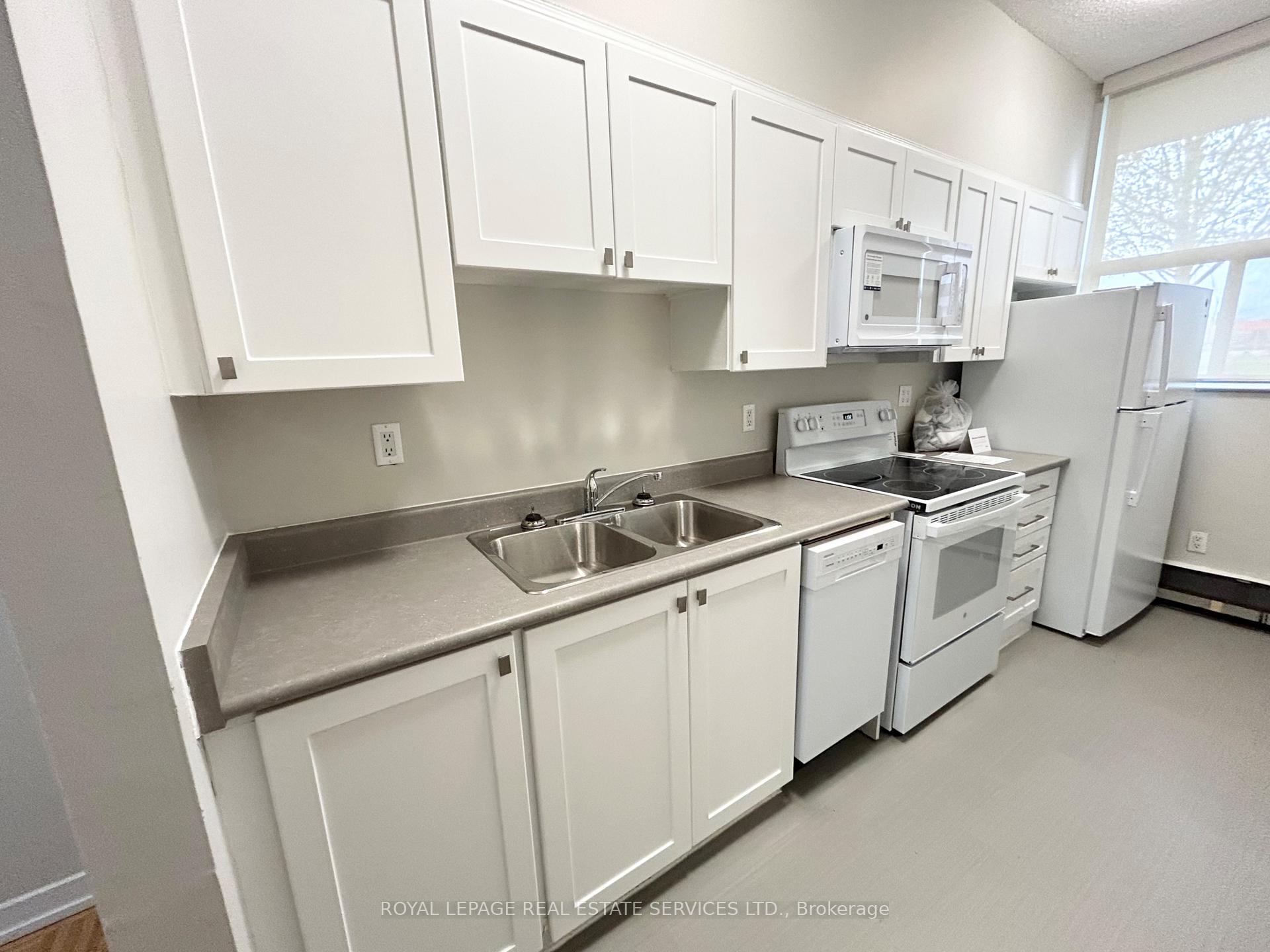 16 Cedarwoods Crescent 102, Kitchener — photo 4 of 5