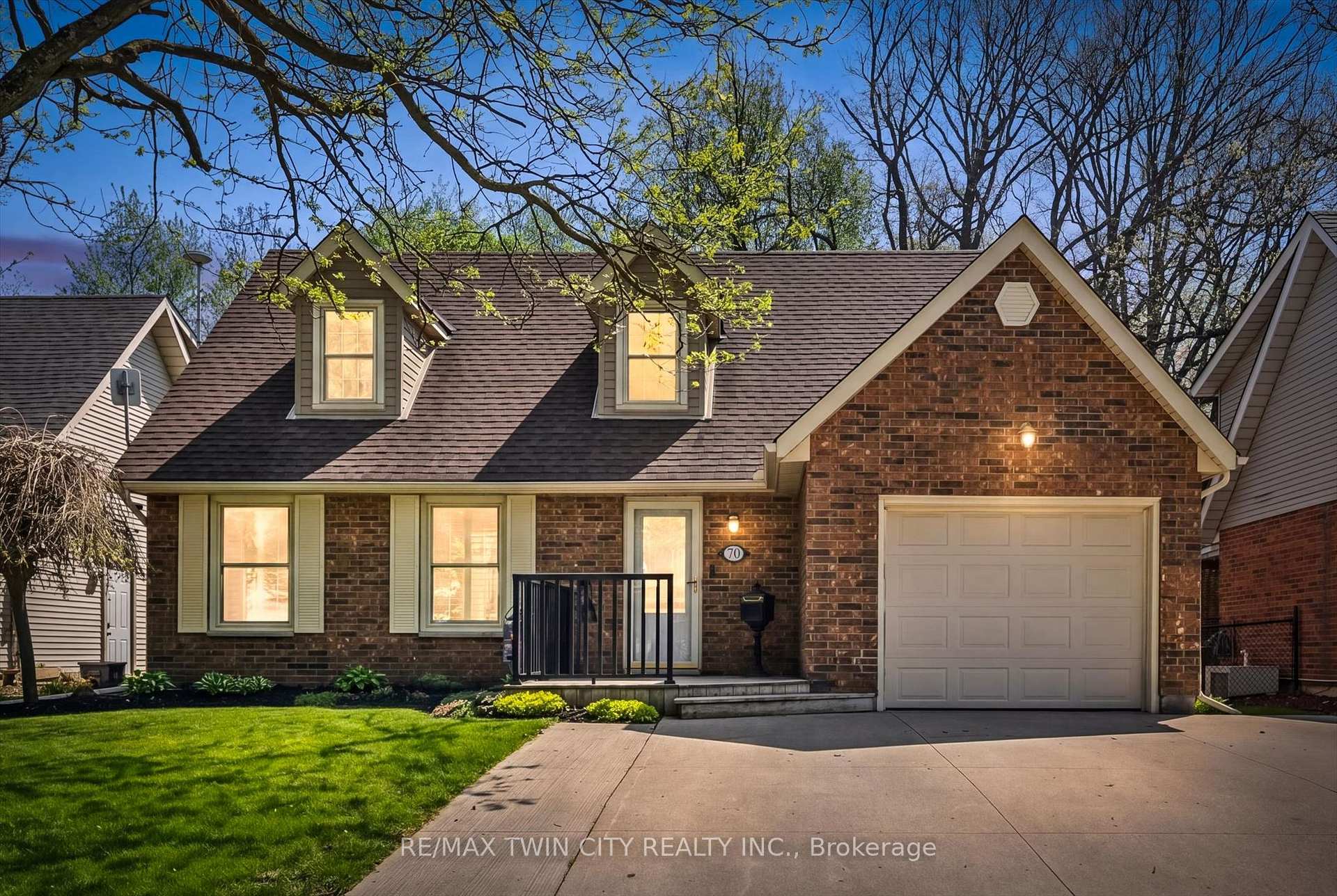 70 Peachtree Crescent, Cambridge, ON N1S 4W3 — Cambridge, Ontario