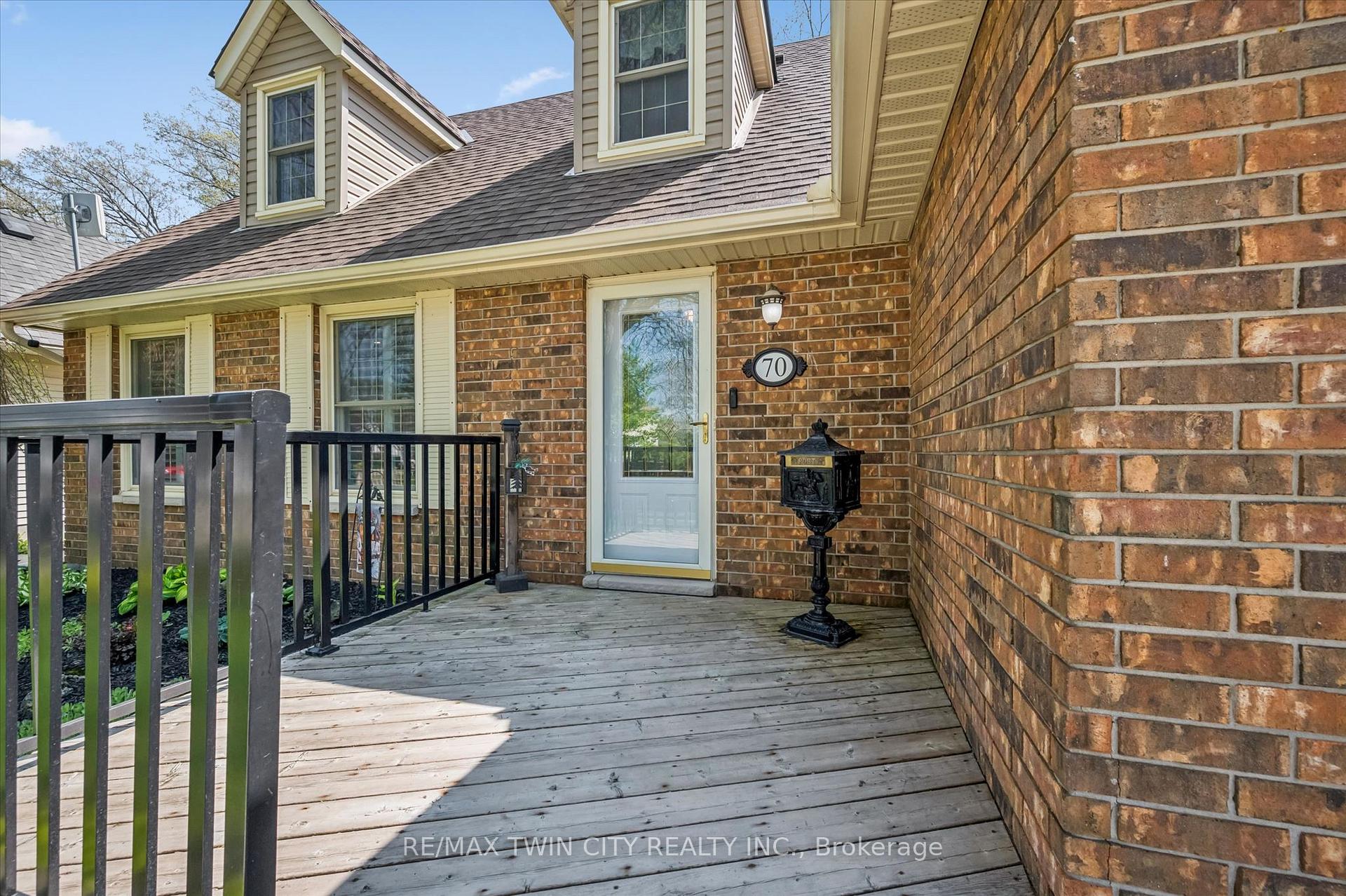 70 Peachtree Crescent, Cambridge — photo 2 of 5