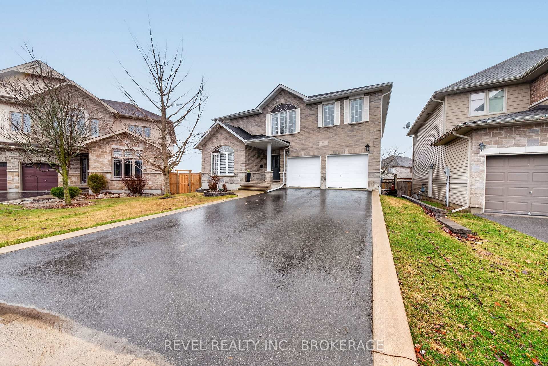 1557 Providence Crescent, Kingston — photo 3 of 5
