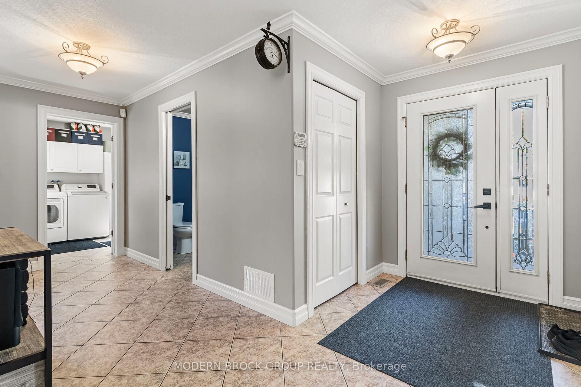 1000 Crestwood Drive, Brockville — photo 5 of 5