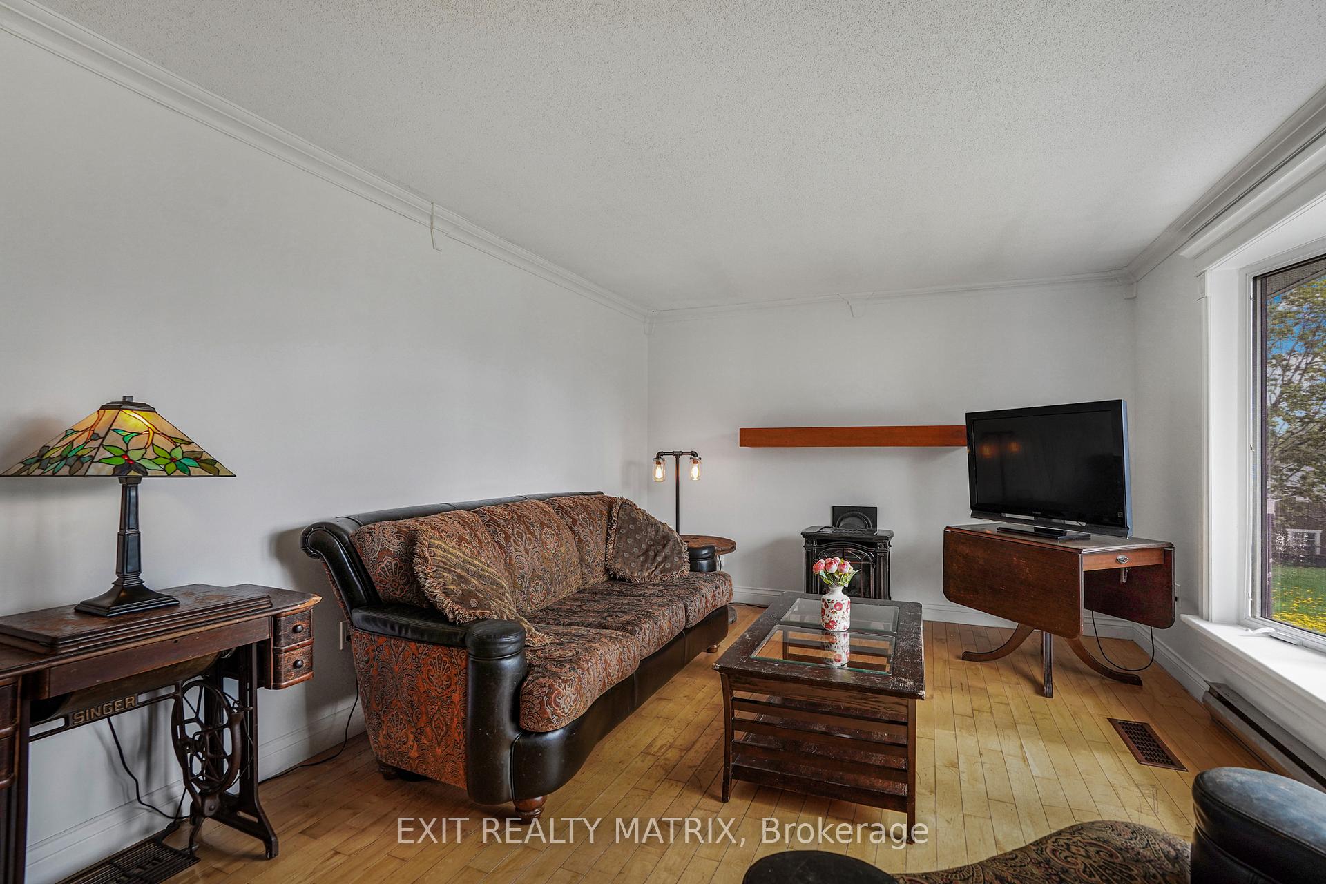 136 Martel Crescent, Champlain — photo 5 of 5