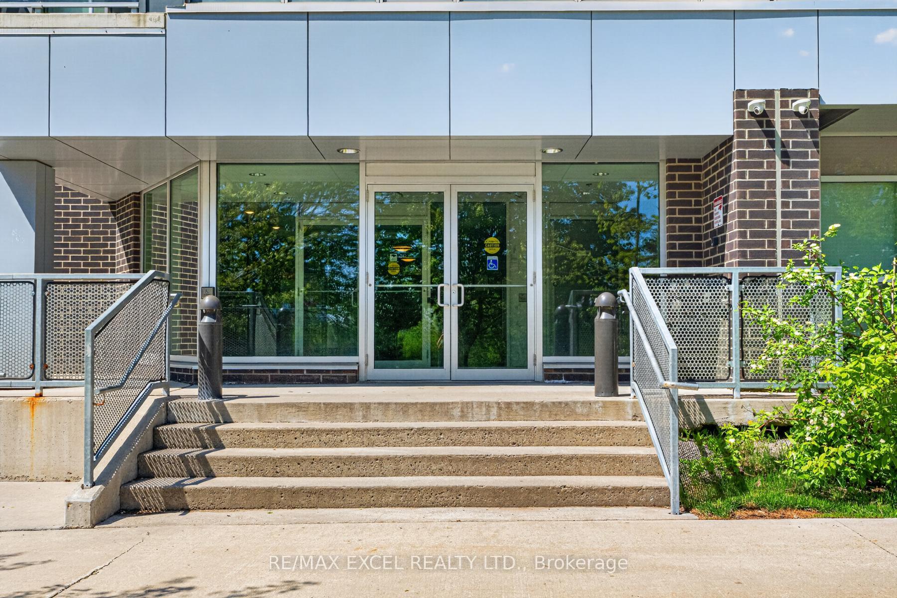 251 Hemlock Street 615, Waterloo — photo 3 of 5