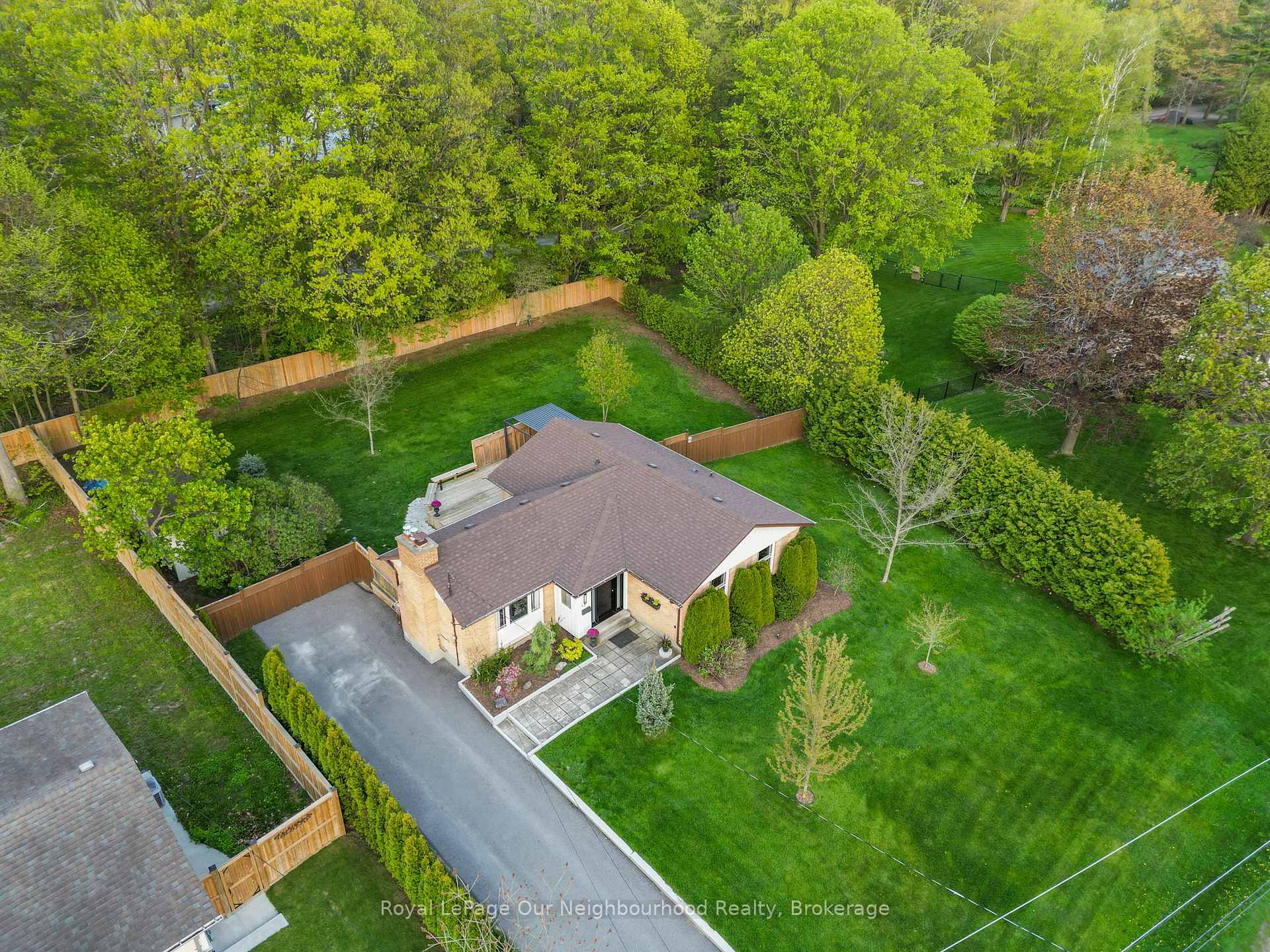 58 Hamilton Avenue, Cobourg — photo 3 of 5