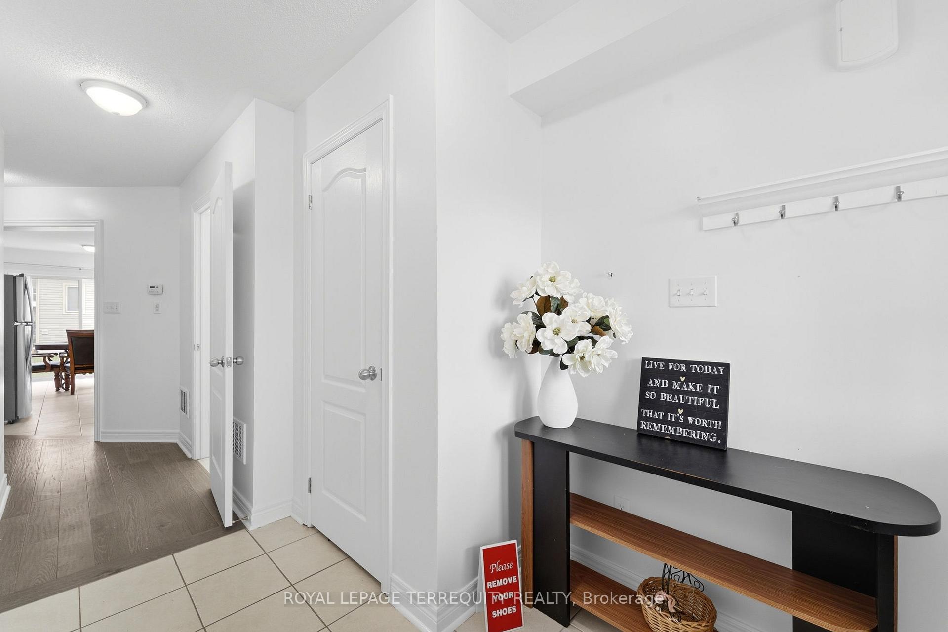35 Colonel Lyall Street, St. Catharines — photo 3 of 5