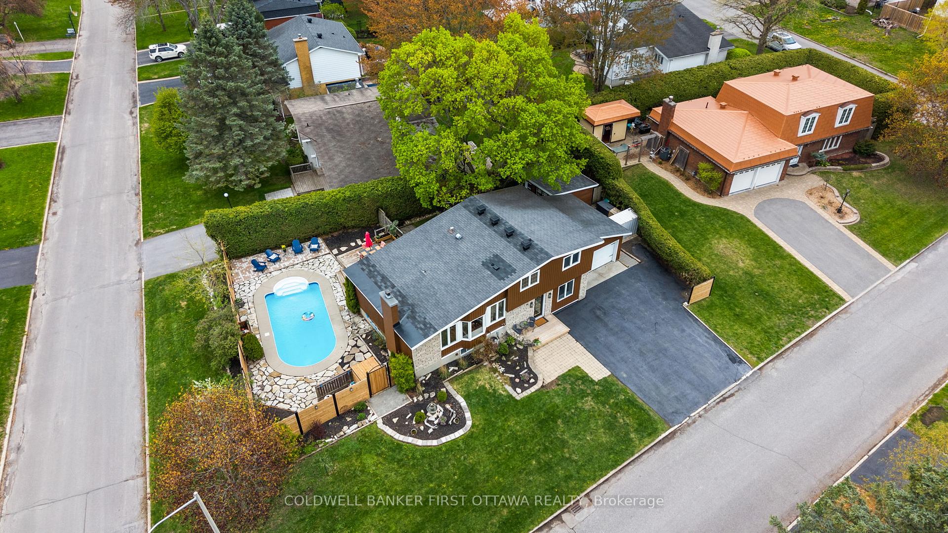 14 Cramer Drive, South of Baseline to Knoxdale — photo 2 of 5