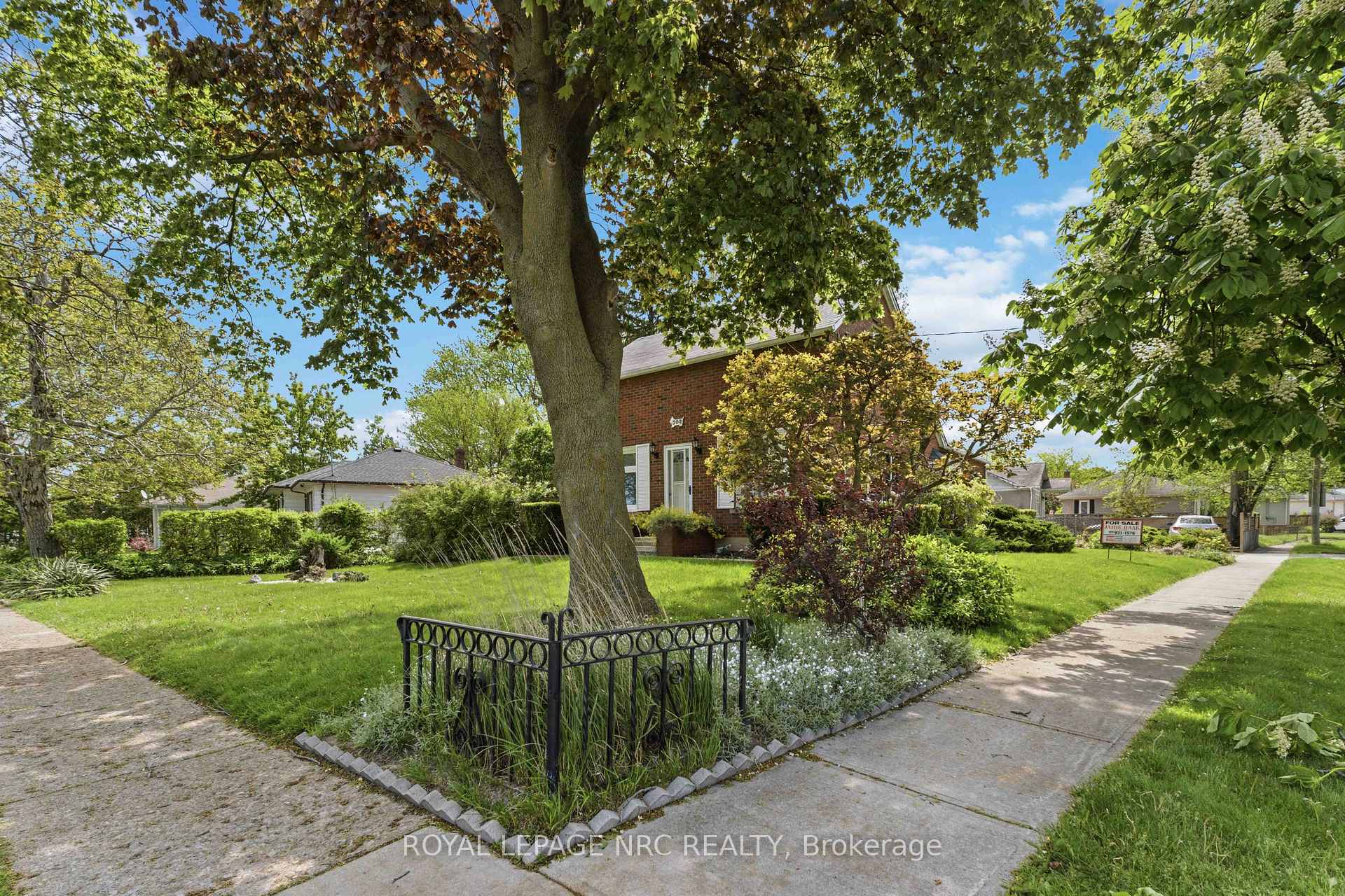 304 Scott Street S, St. Catharines — photo 2 of 5