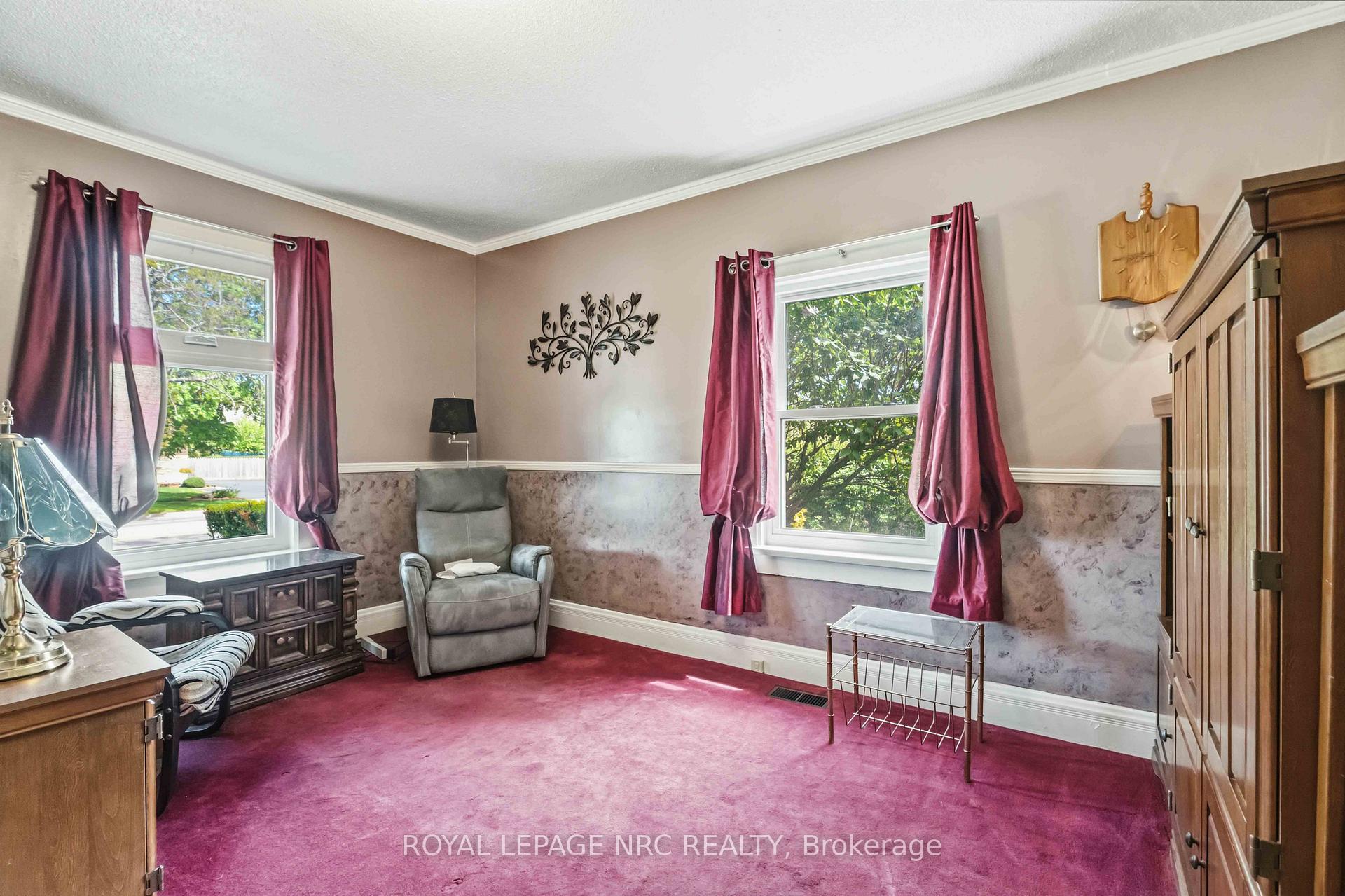 304 Scott Street S, St. Catharines — photo 4 of 5