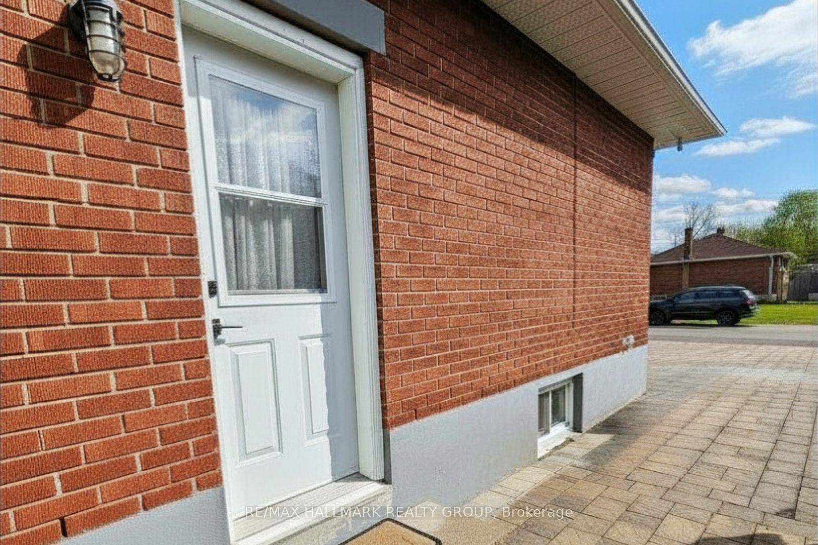 1307 Vancouver Avenue B, Hunt Club - South Keys and Area, ON K1V 6T8 — Hunt Club - South Keys and Area, Ontario