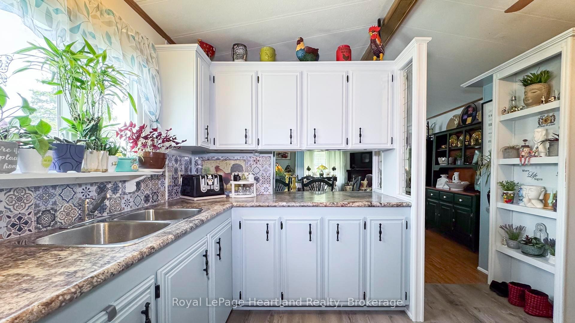 45 REDFORD Drive, South Huron — photo 5 of 5