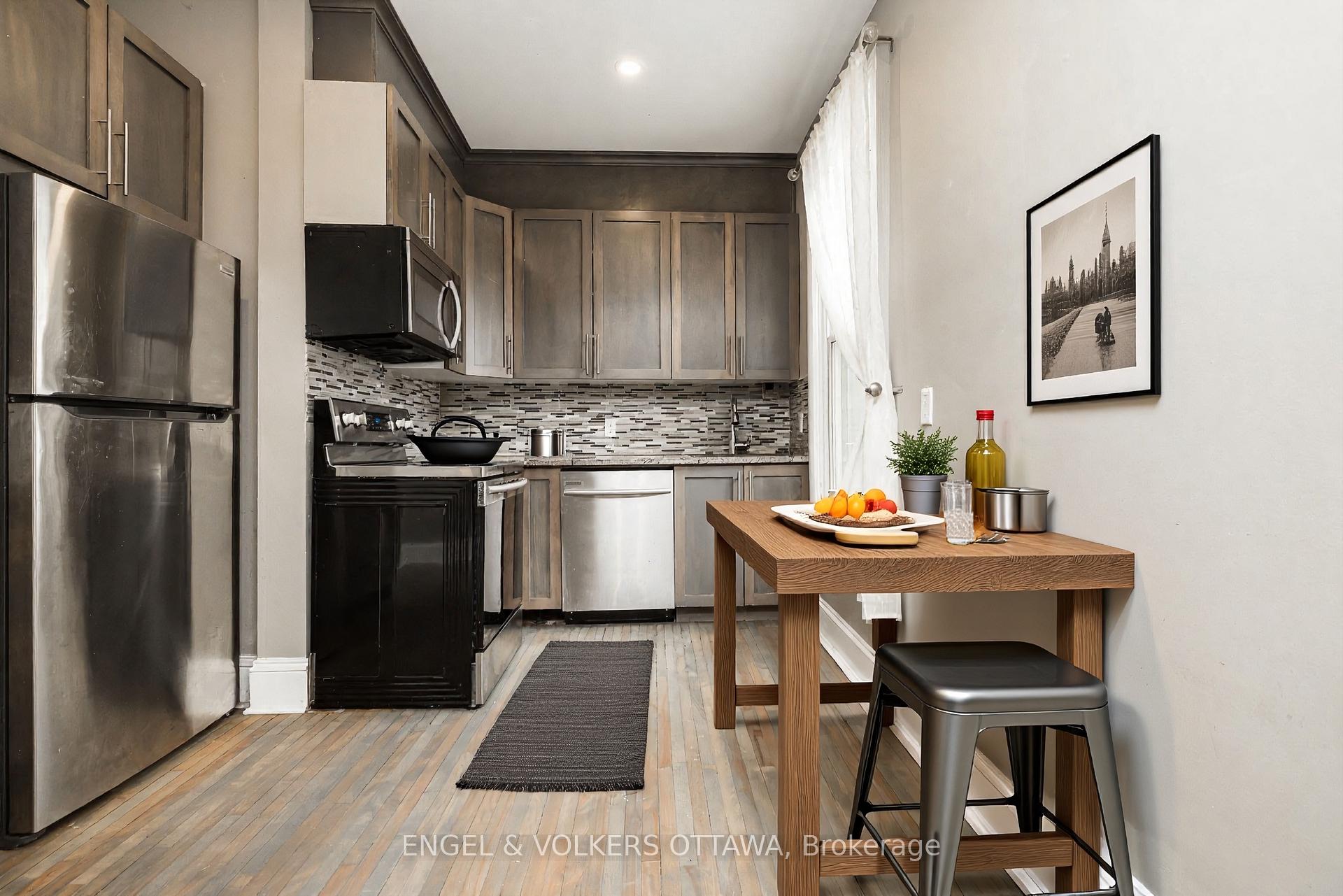 84 Second Avenue, Glebe - Ottawa East and Area — photo 2 of 5