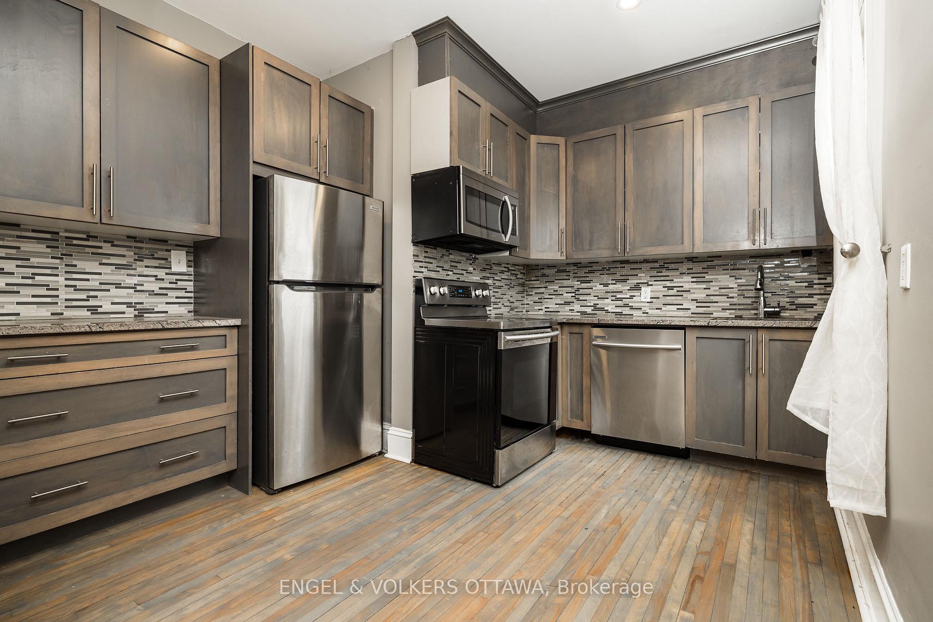 84 Second Avenue, Glebe - Ottawa East and Area — photo 3 of 5